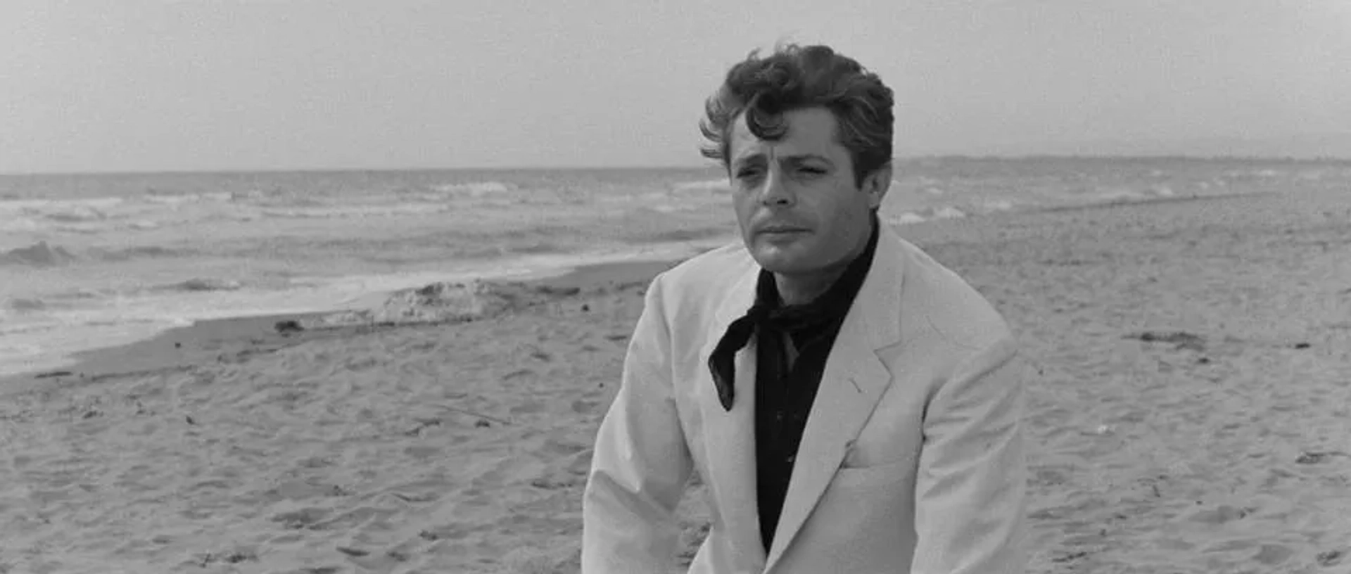 Marcello Mastroianni in La Dolce Vita (1960)