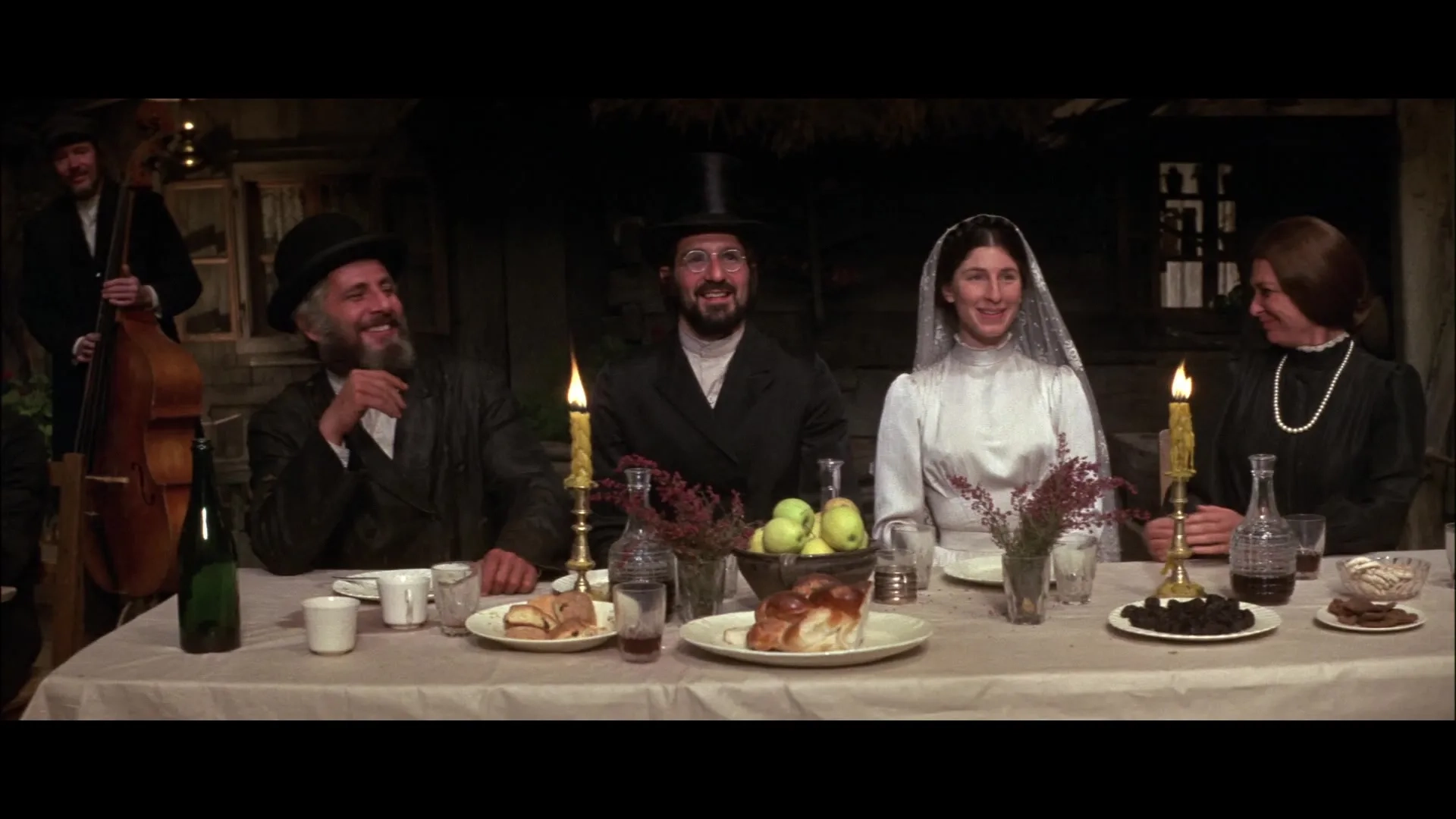 Norma Crane, Leonard Frey, Rosalind Harris, and Topol in Fiddler on the Roof (1971)