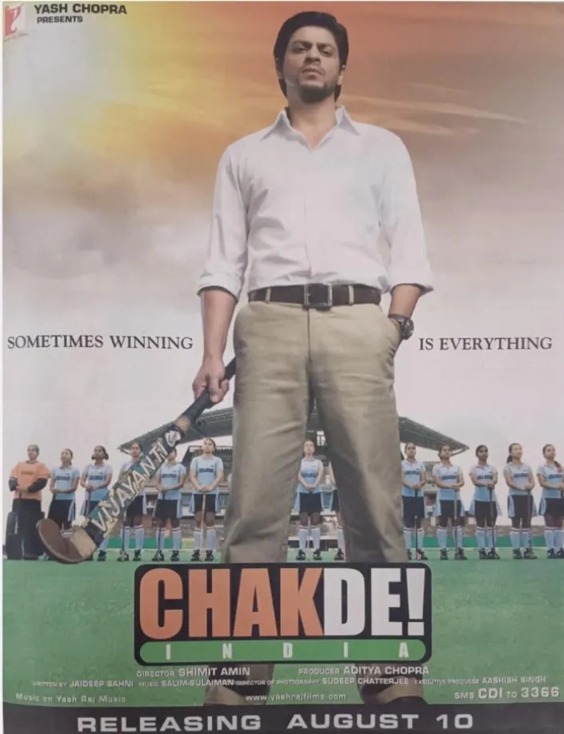 Shah Rukh Khan, Shilpa Shukla, Vidya Malvade, Anaitha Nair, Chitrashi Rawat, Tanya Abrol, and Sagarika Ghatge in Chak De! India (2007)