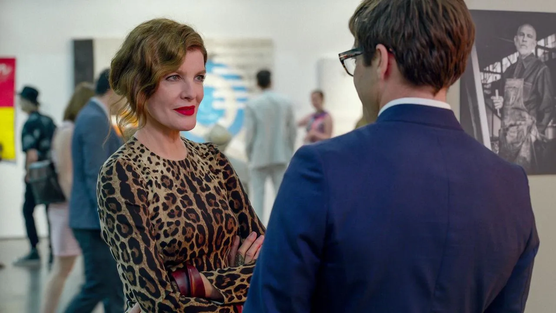 Rene Russo and Jake Gyllenhaal in Velvet Buzzsaw (2019)