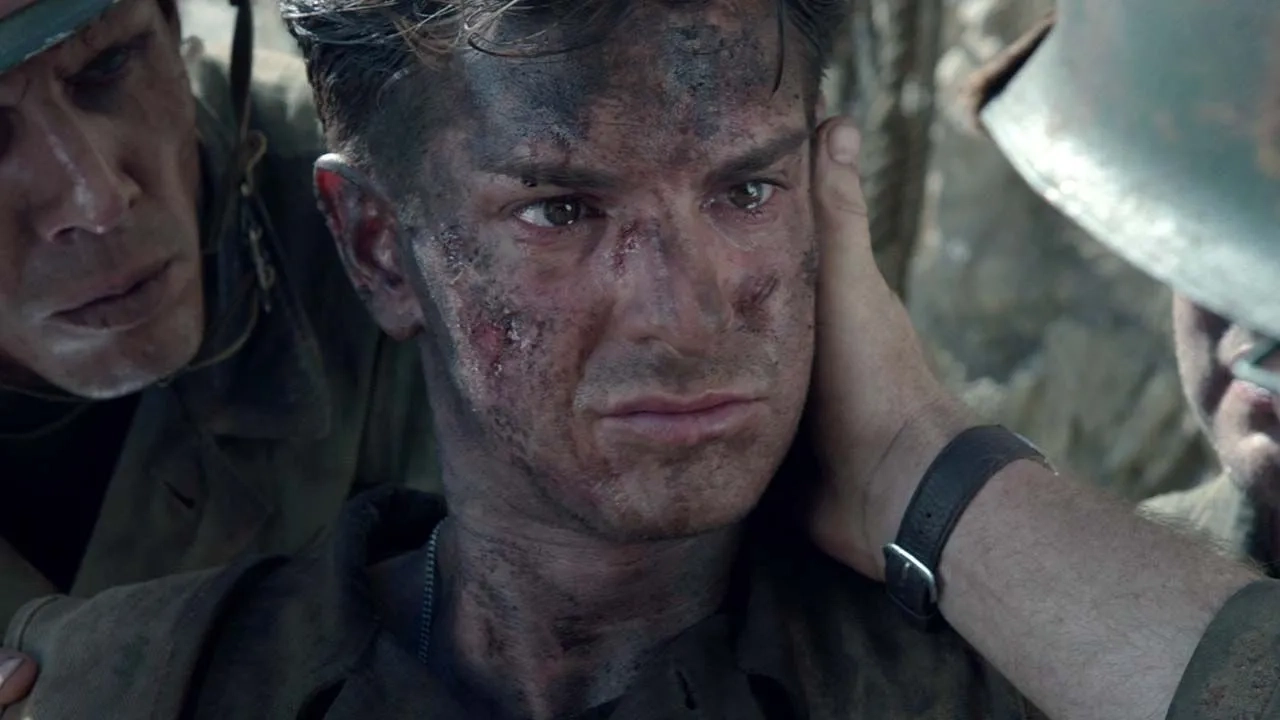 Andrew Garfield and Goran D. Kleut in Hacksaw Ridge (2016)