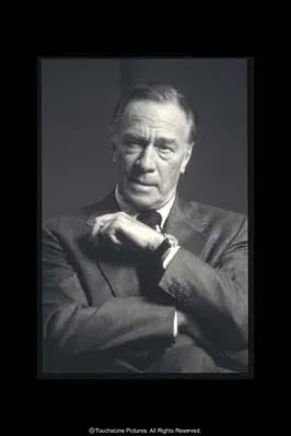 Christopher Plummer co-stars as legendary newsman Mike Wallace