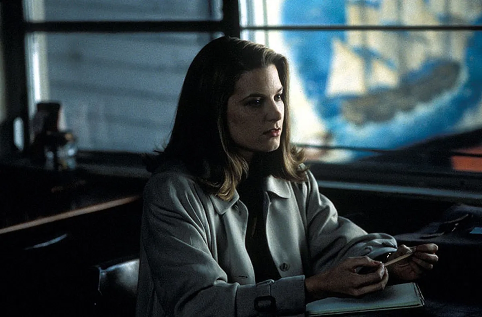 Bridget Fonda in City Hall (1996)