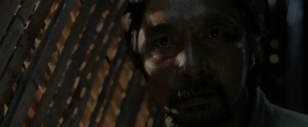 Robert Carlyle in The Beach (2000)