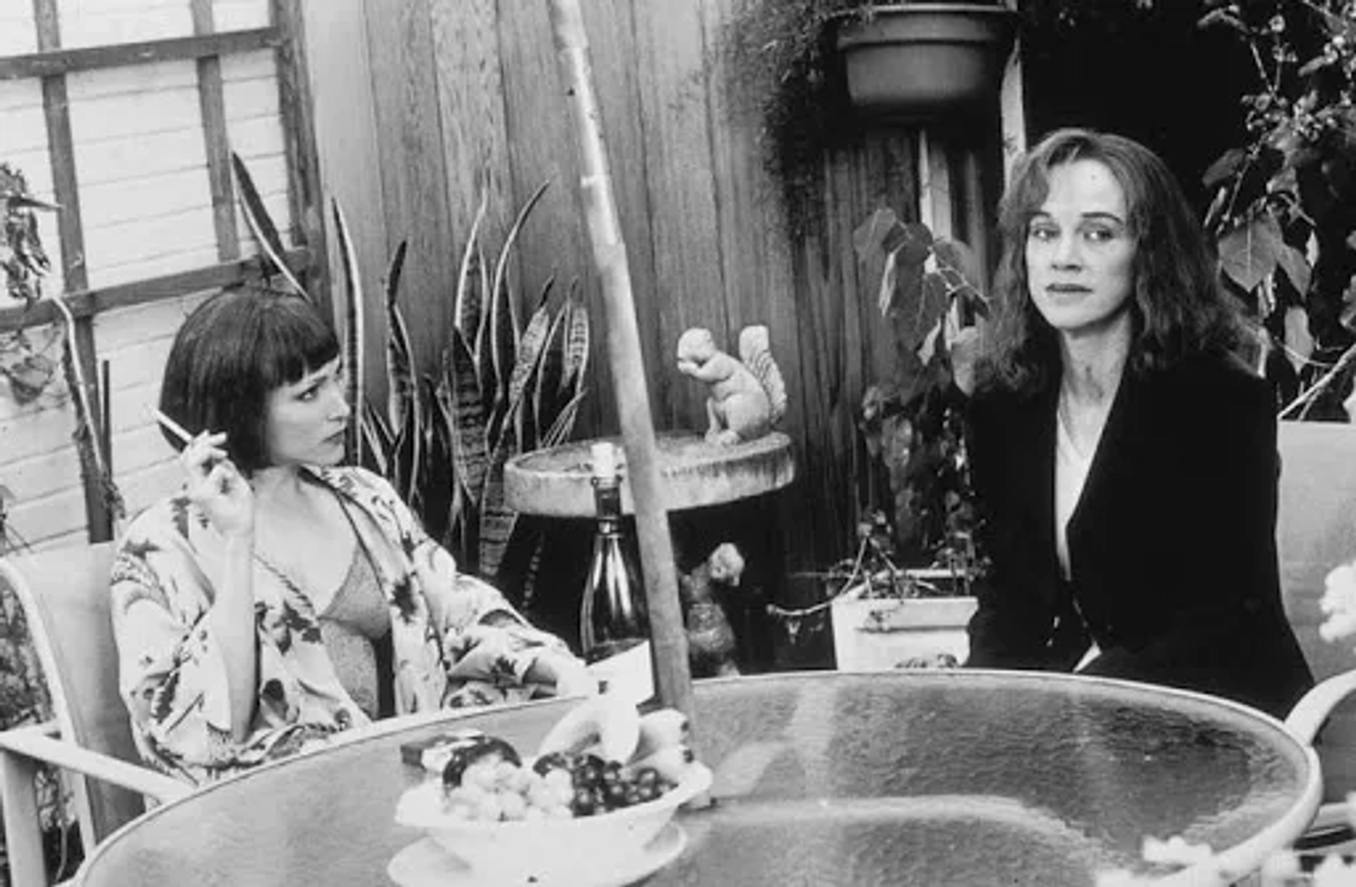 Judy Davis and Bebe Neuwirth in Celebrity (1998)