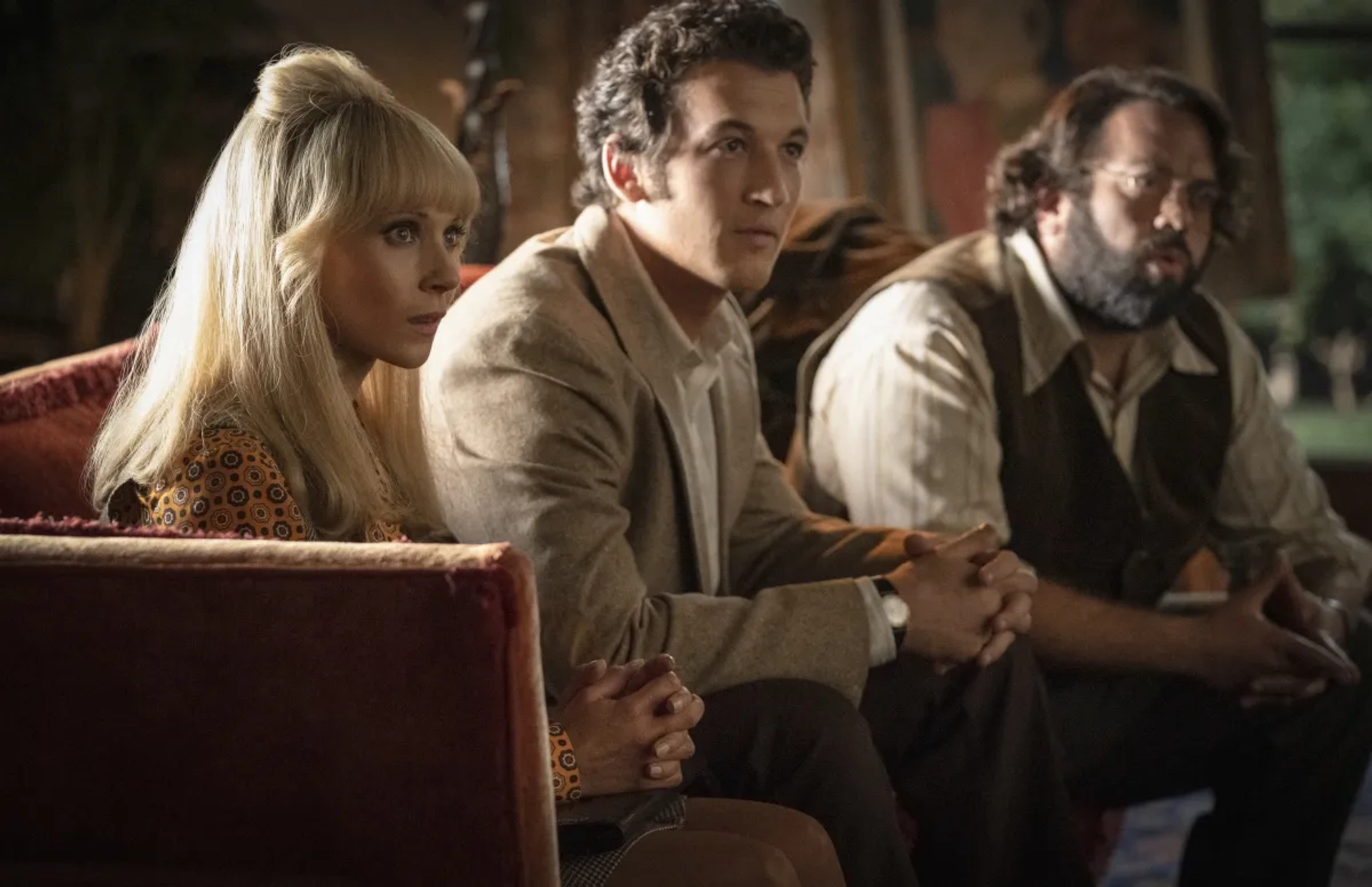 Dan Fogler, Juno Temple, and Miles Teller in The Offer (2022)