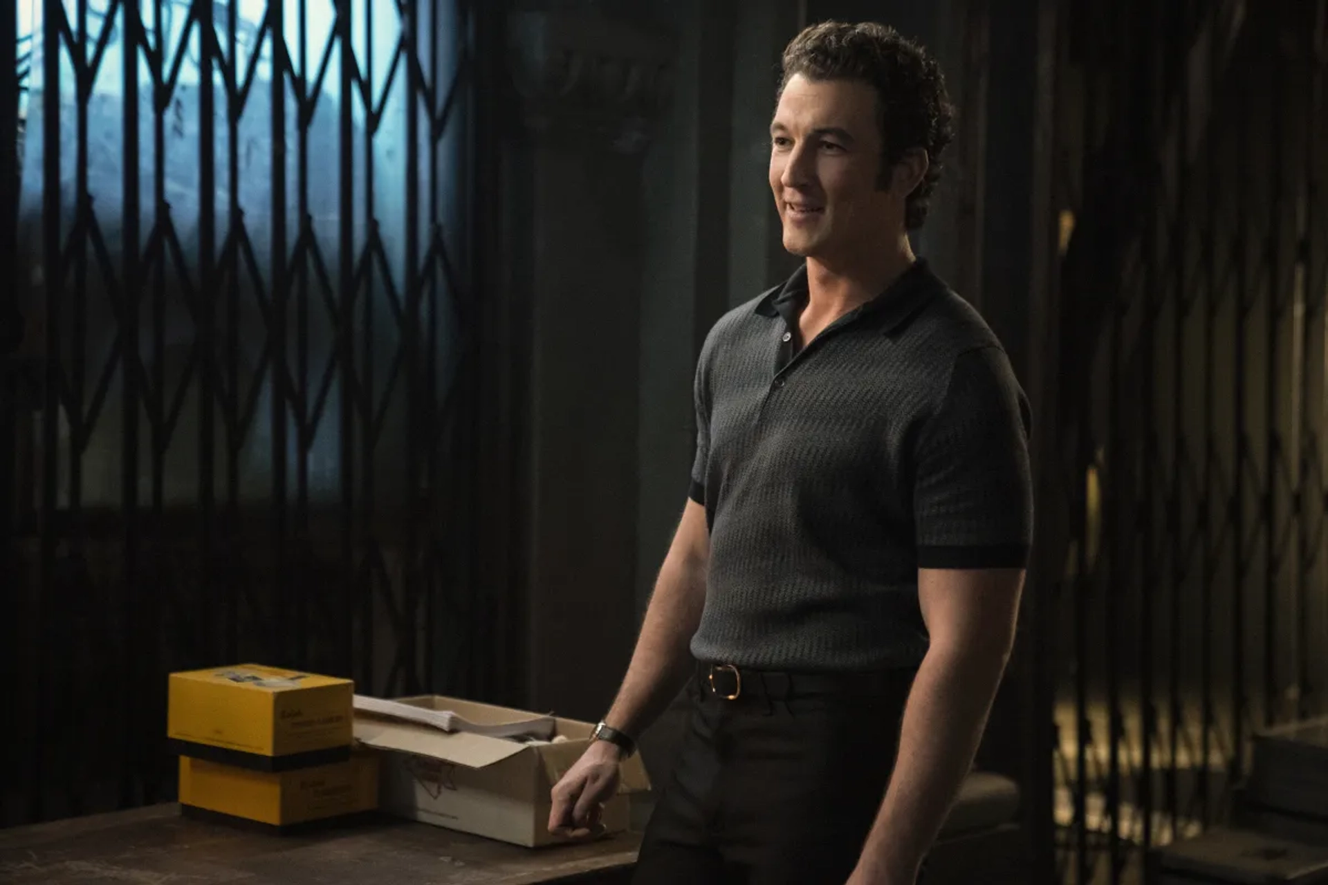 Miles Teller in The Offer (2022)