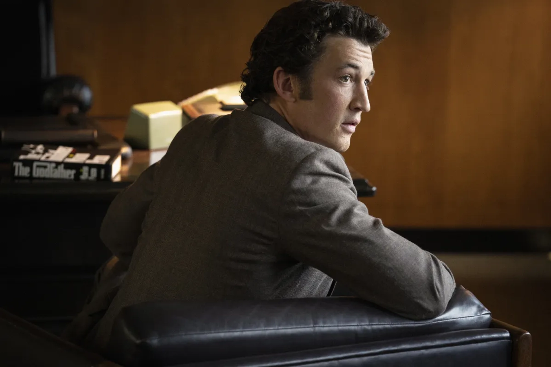 Miles Teller in The Offer (2022)