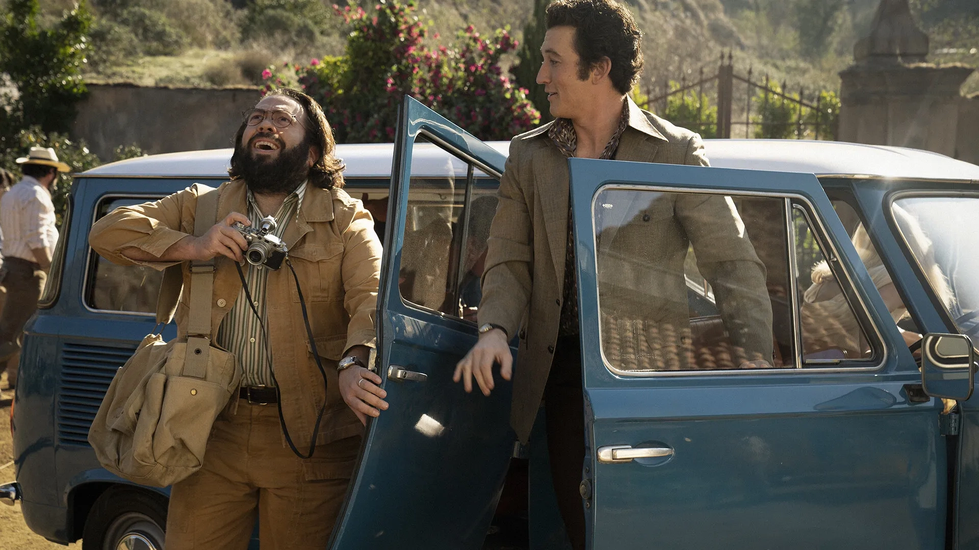 Dan Fogler and Miles Teller in The Offer (2022)