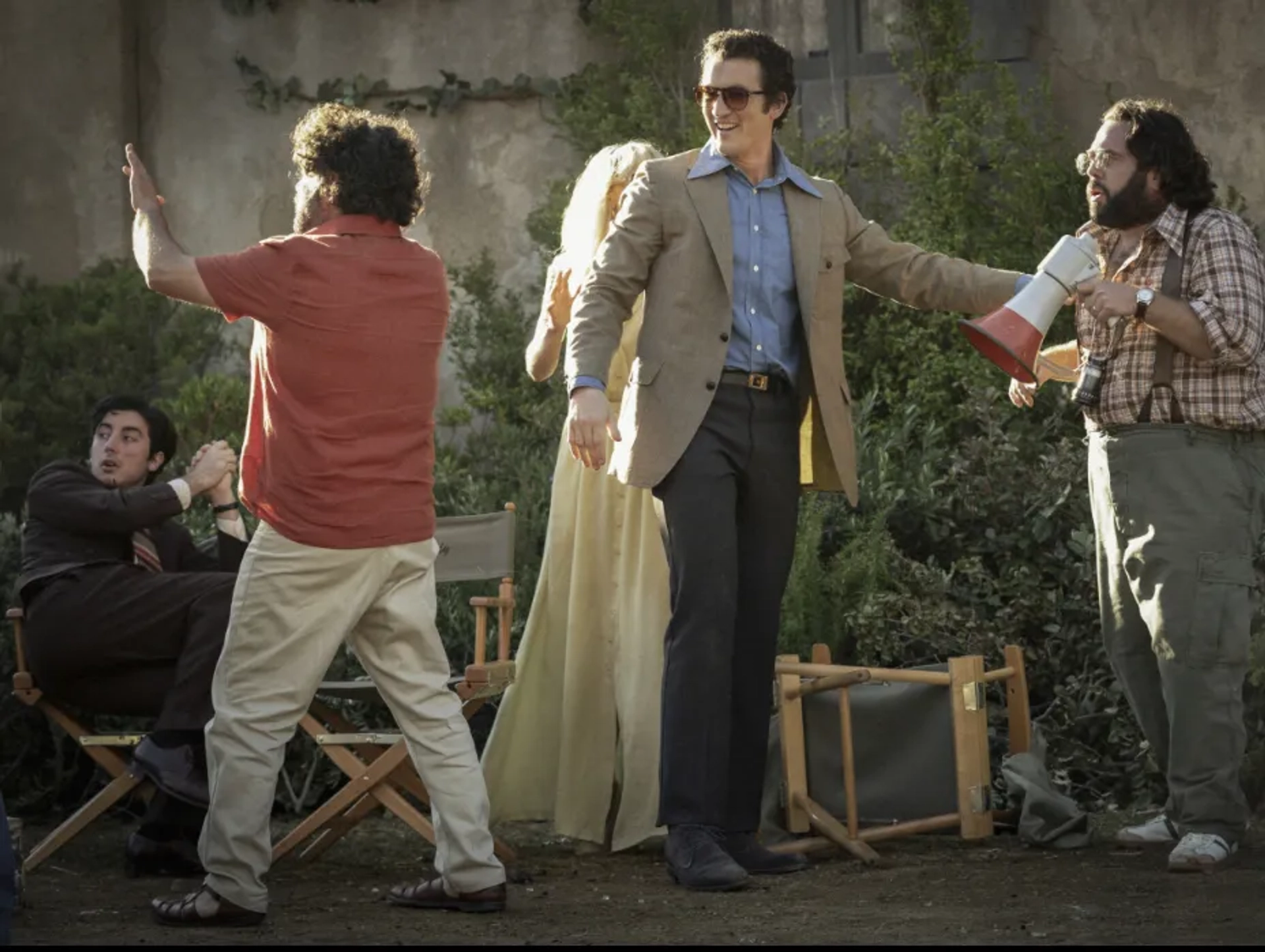 Still of Anthony Ippolito, Miles Teller, Dan Fogler in The Offer