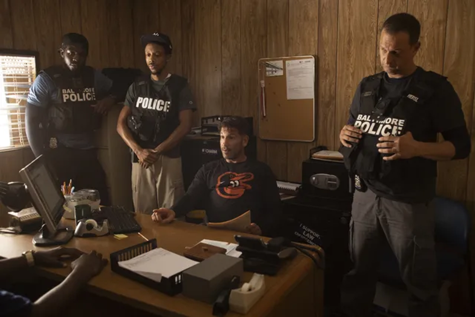 Josh Charles, Jon Bernthal, Darrell Britt-Gibson, and McKinley Belcher III in We Own This City (2022)