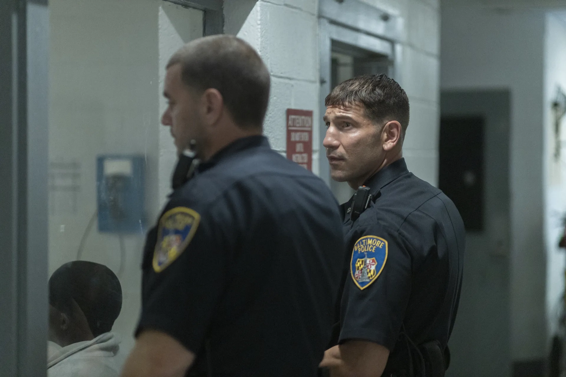 Jon Bernthal and David Hammond in We Own This City (2022)