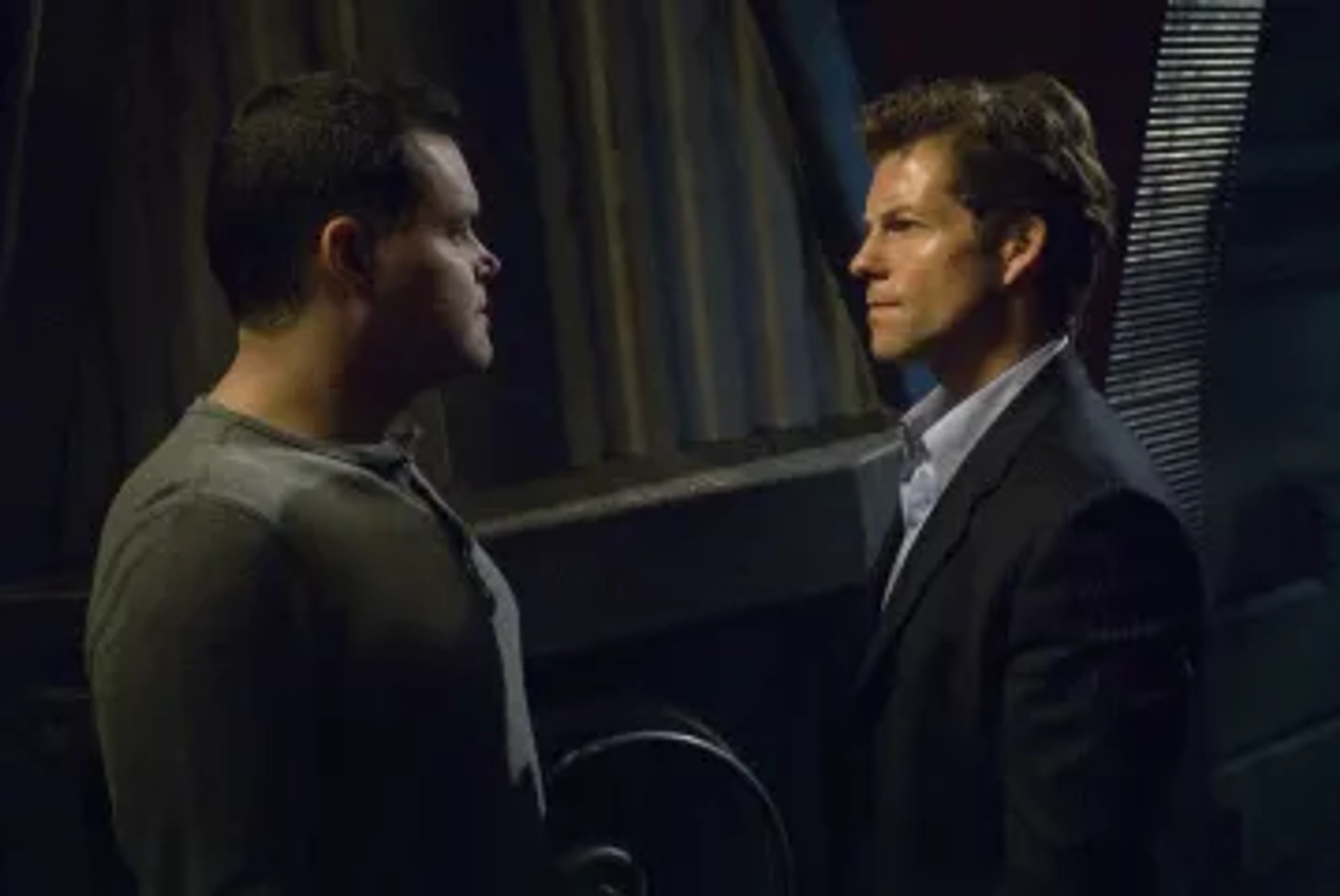 Jamie Bamber and Aaron Douglas in Battlestar Galactica (2004)