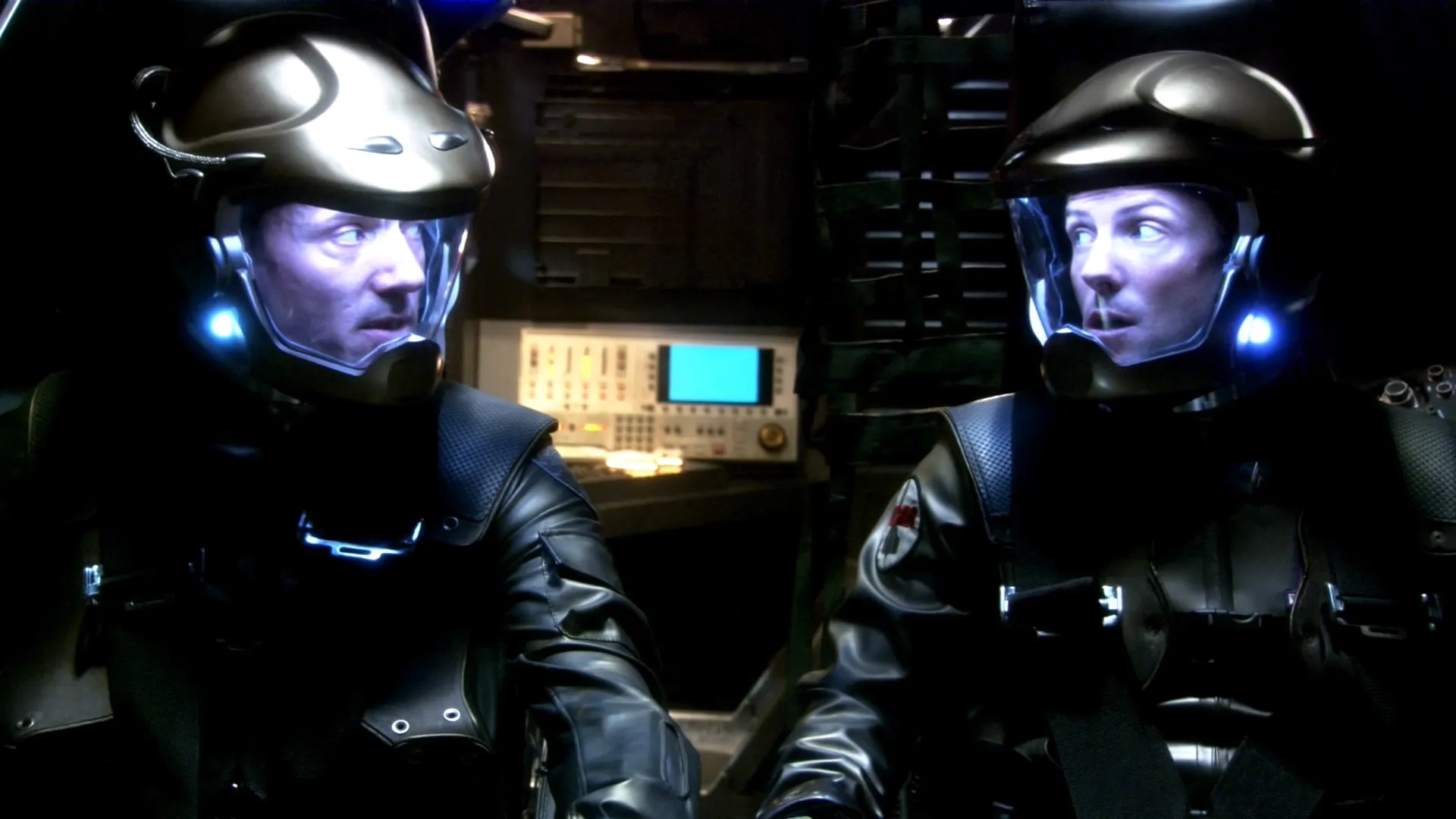 Jamie Bamber and John Pyper-Ferguson in Battlestar Galactica (2004)