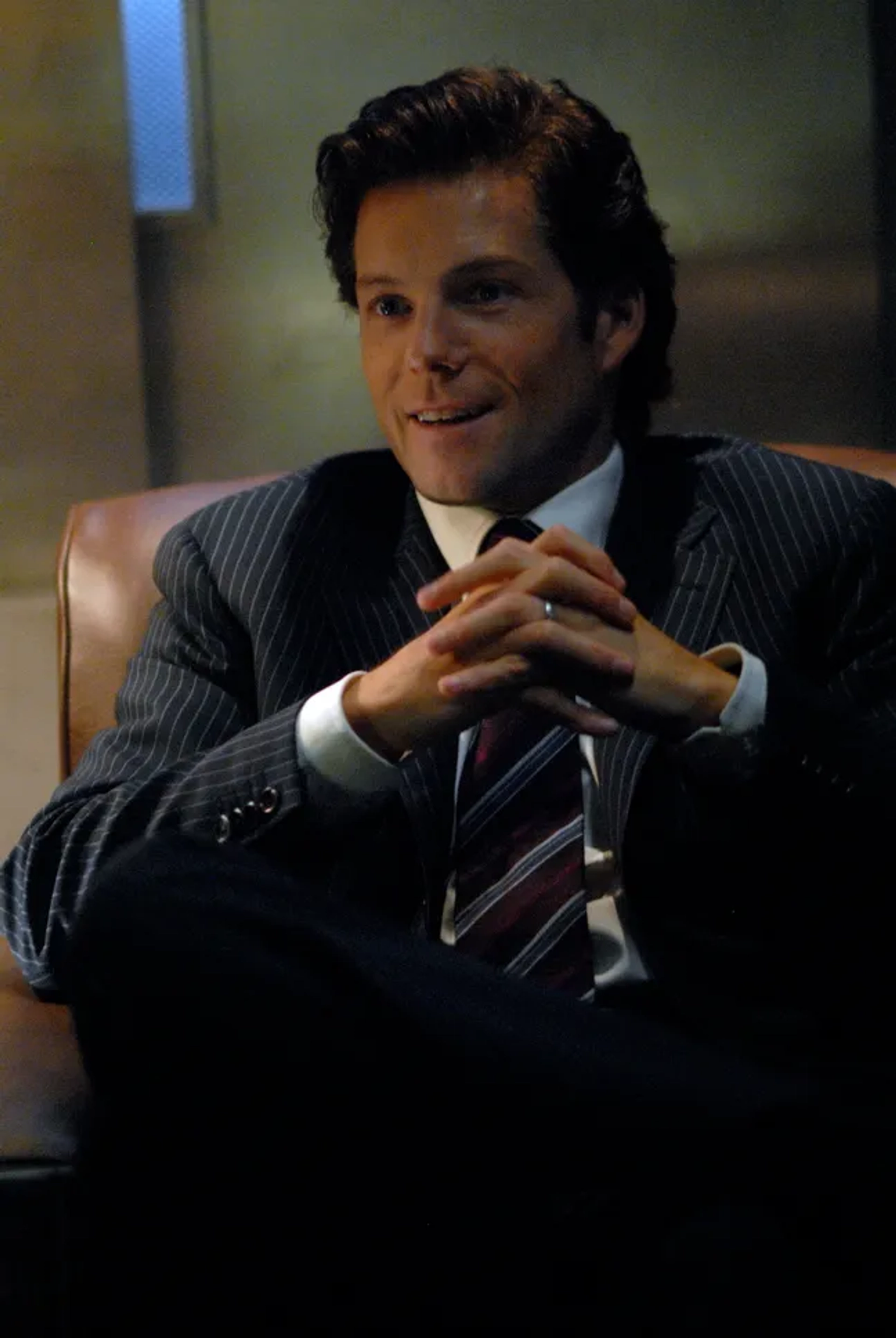 Jamie Bamber in Battlestar Galactica (2004)