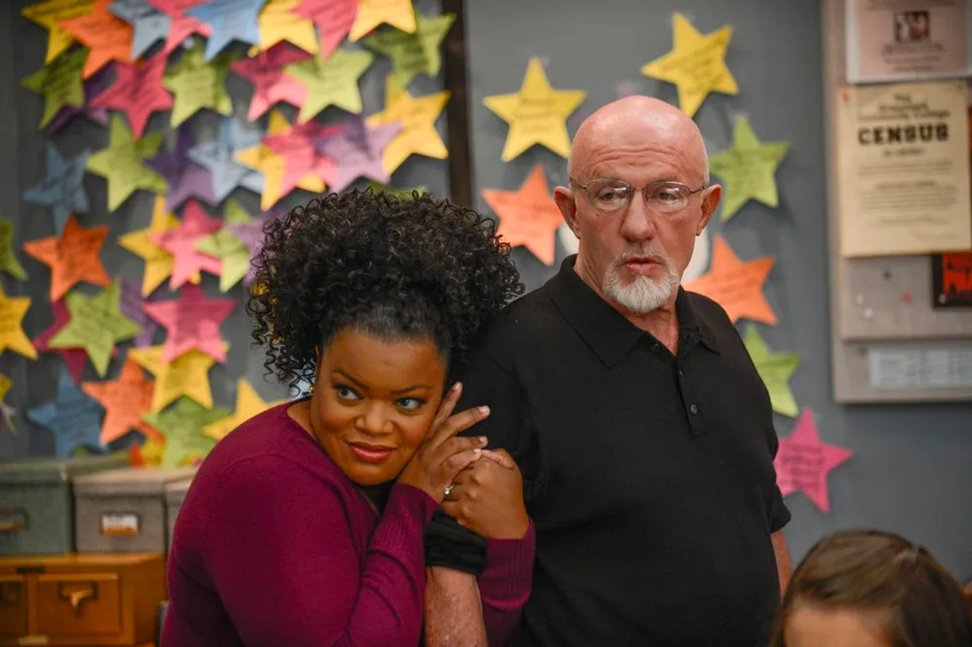 Jonathan Banks and Yvette Nicole Brown in Community (2009)