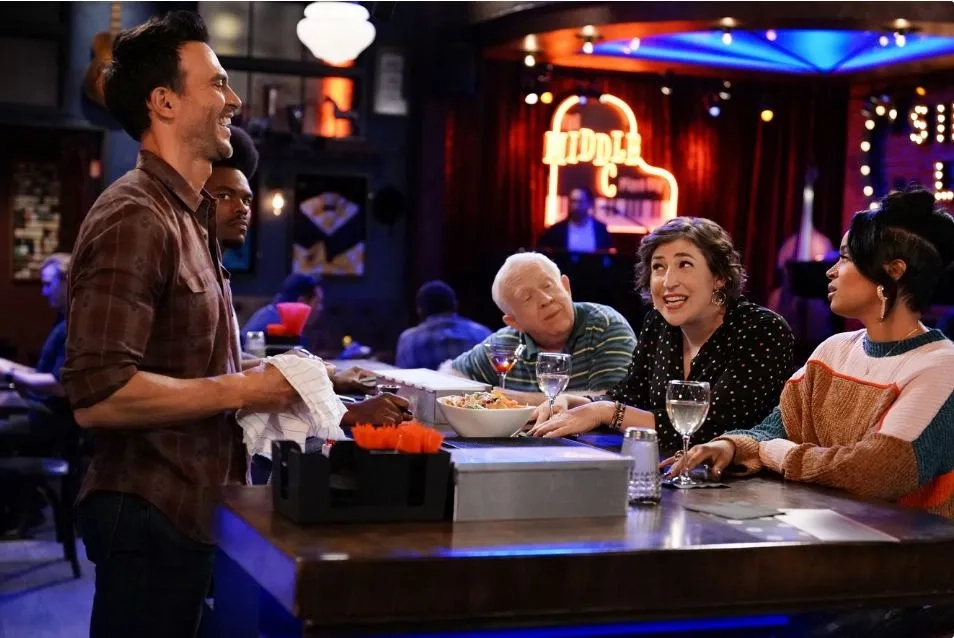 Mayim Bialik, Leslie Jordan, Kyla Pratt, Cheyenne Jackson, and Julian Gant in Call Me Kat (2021)