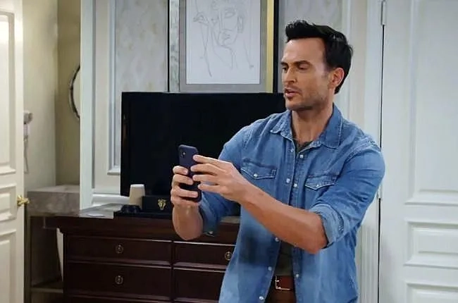 Cheyenne Jackson in Call Me Kat (2021)