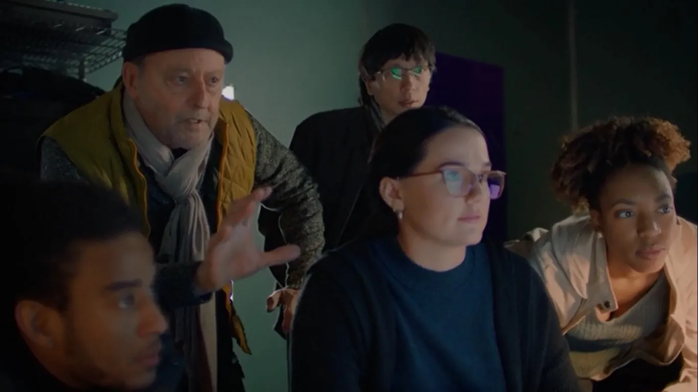Jean Reno and Haley Dumas in Die Hart (2020)