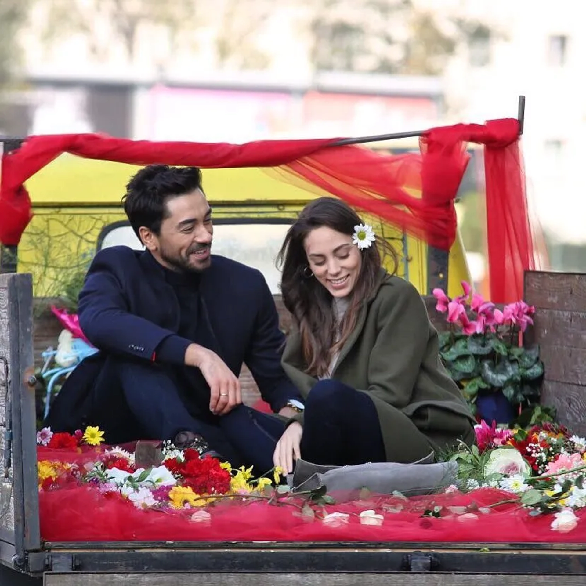 Öykü Karayel and Gökhan Alkan in Heartbeat (2017)