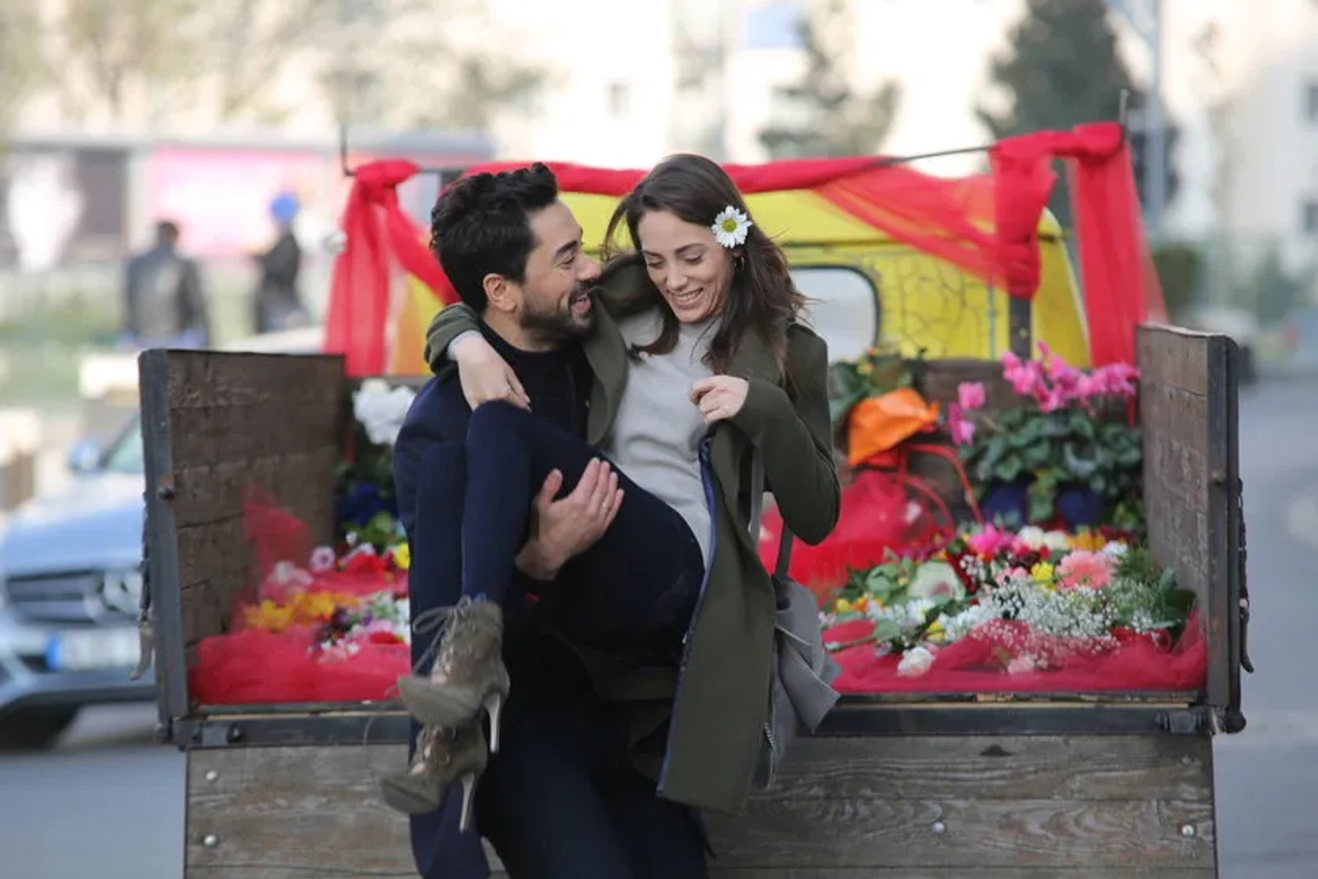 Öykü Karayel and Gökhan Alkan in Heartbeat (2017)