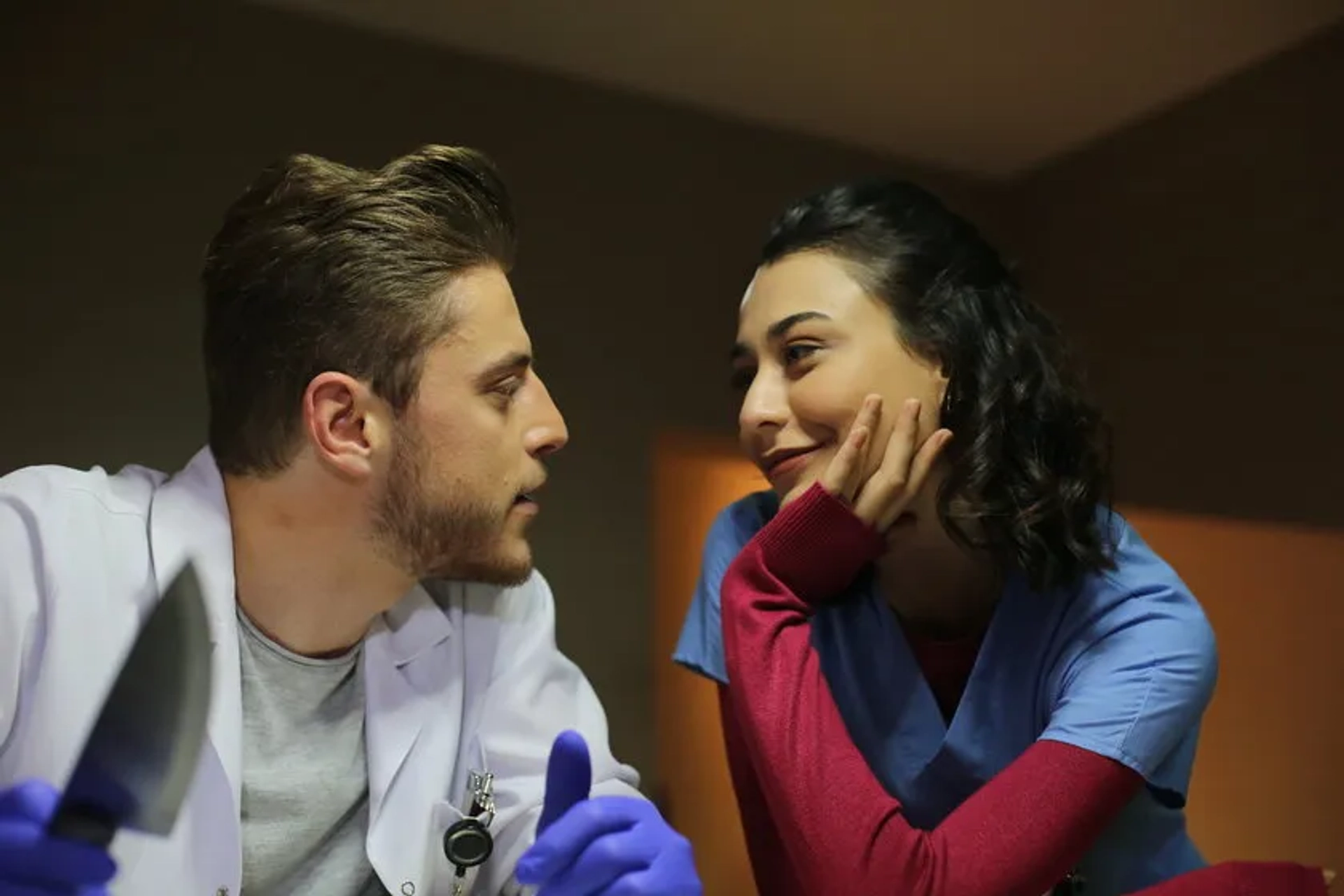 Merve Çagiran and Burak Ceylan in Heartbeat (2017)