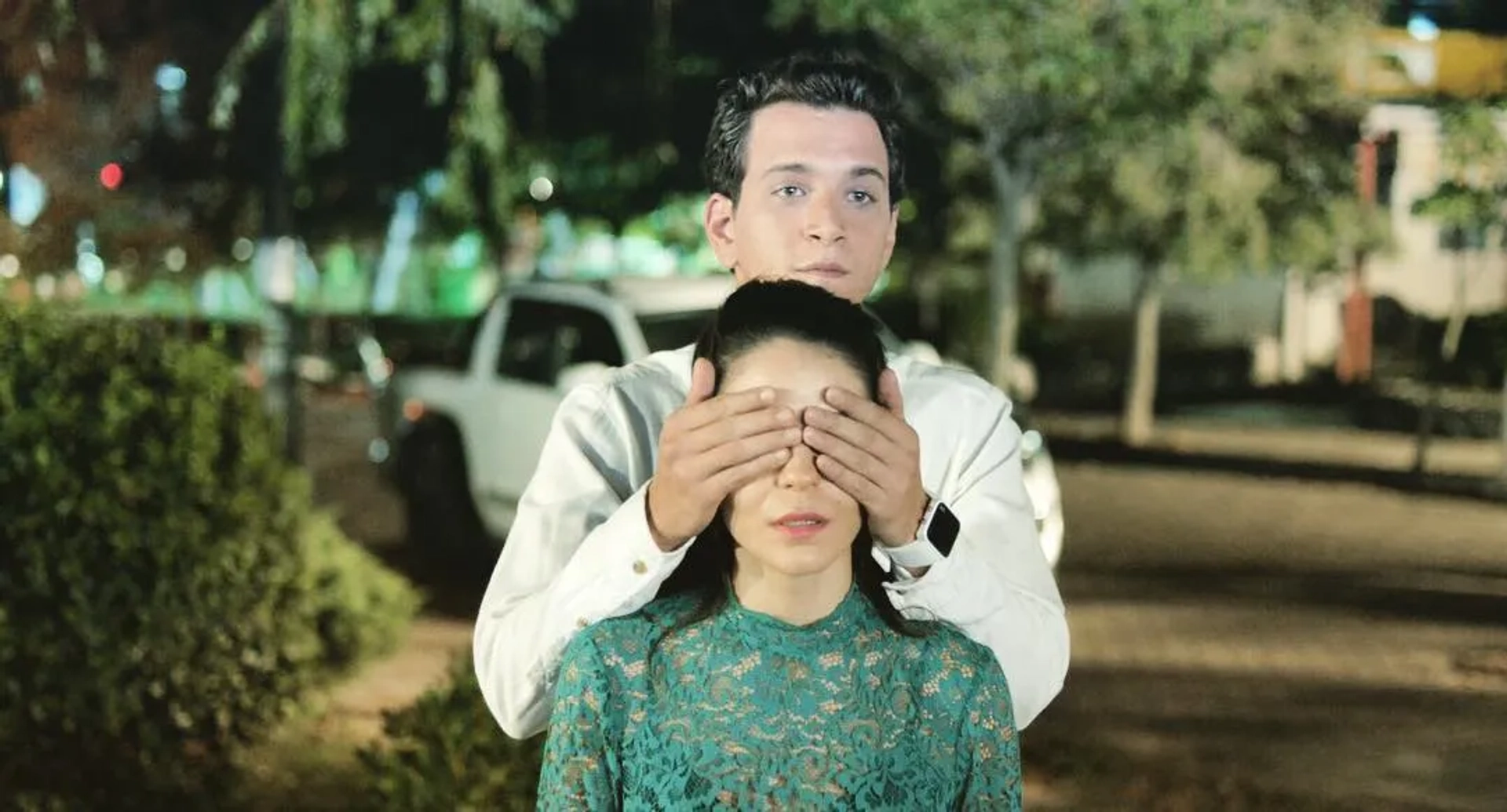 Burcu Türünz and Selahattin Pasali in Heartbeat (2017)