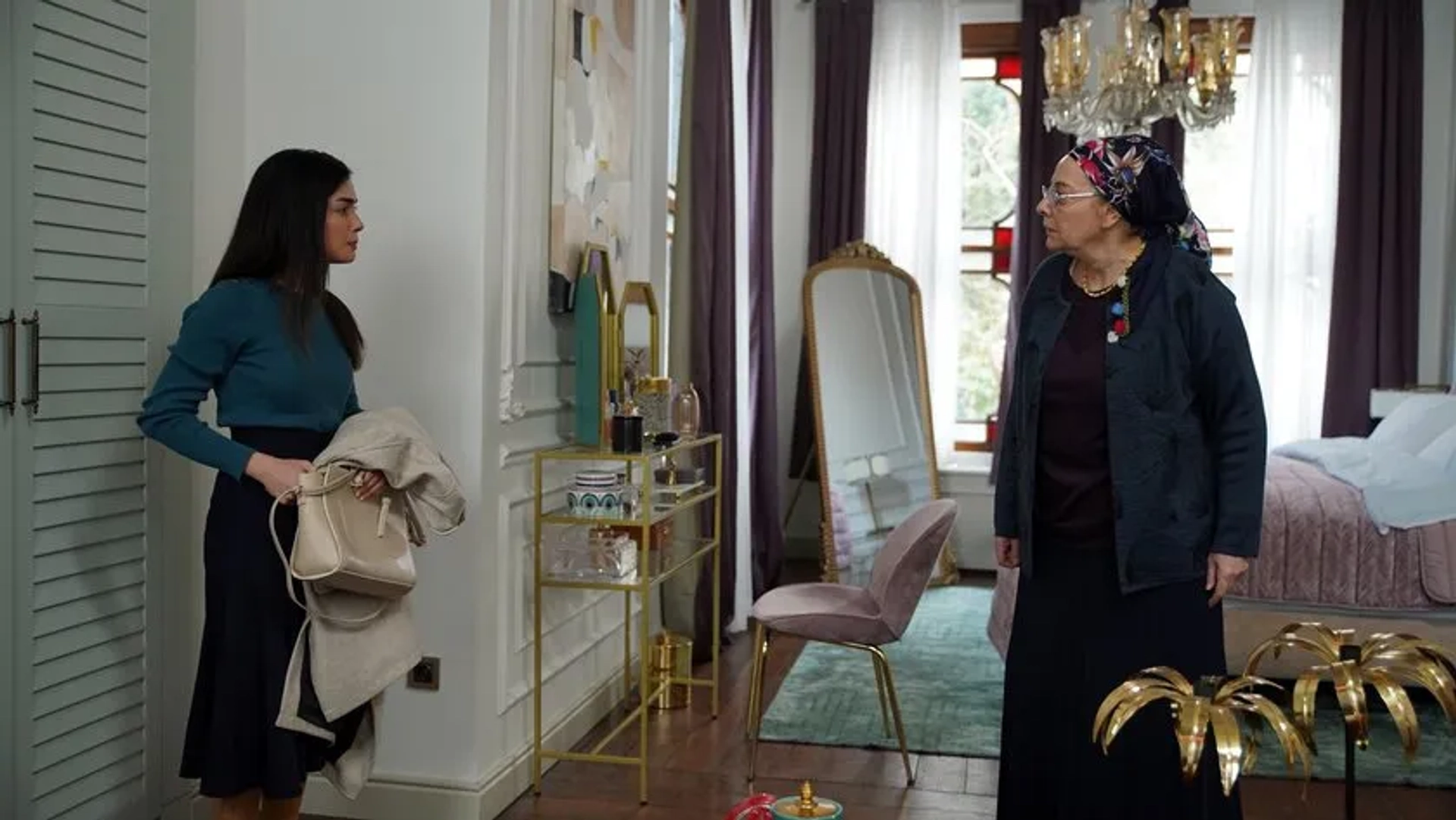 Özge Yagiz and Ayda Aksel in Baba (2022)