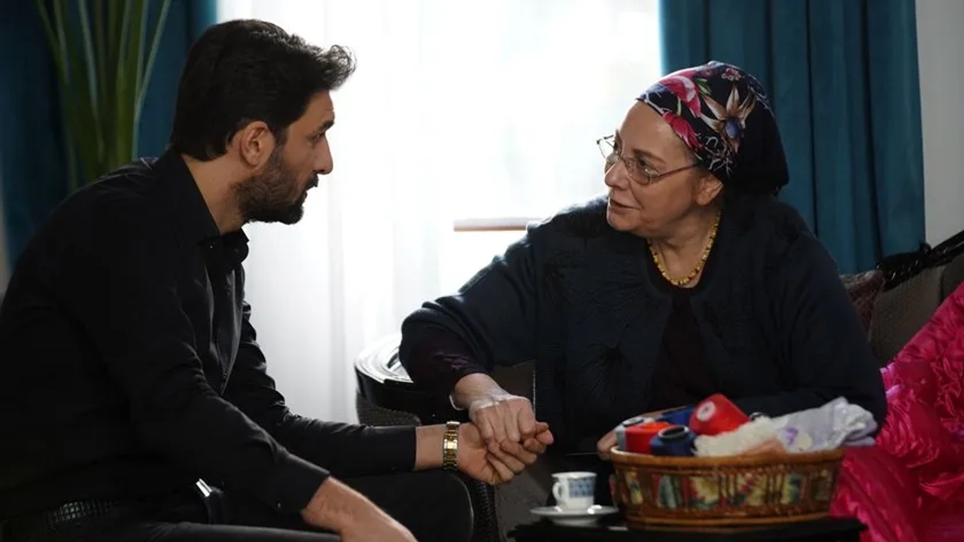 Ayda Aksel and Taner Rumeli in Baba (2022)