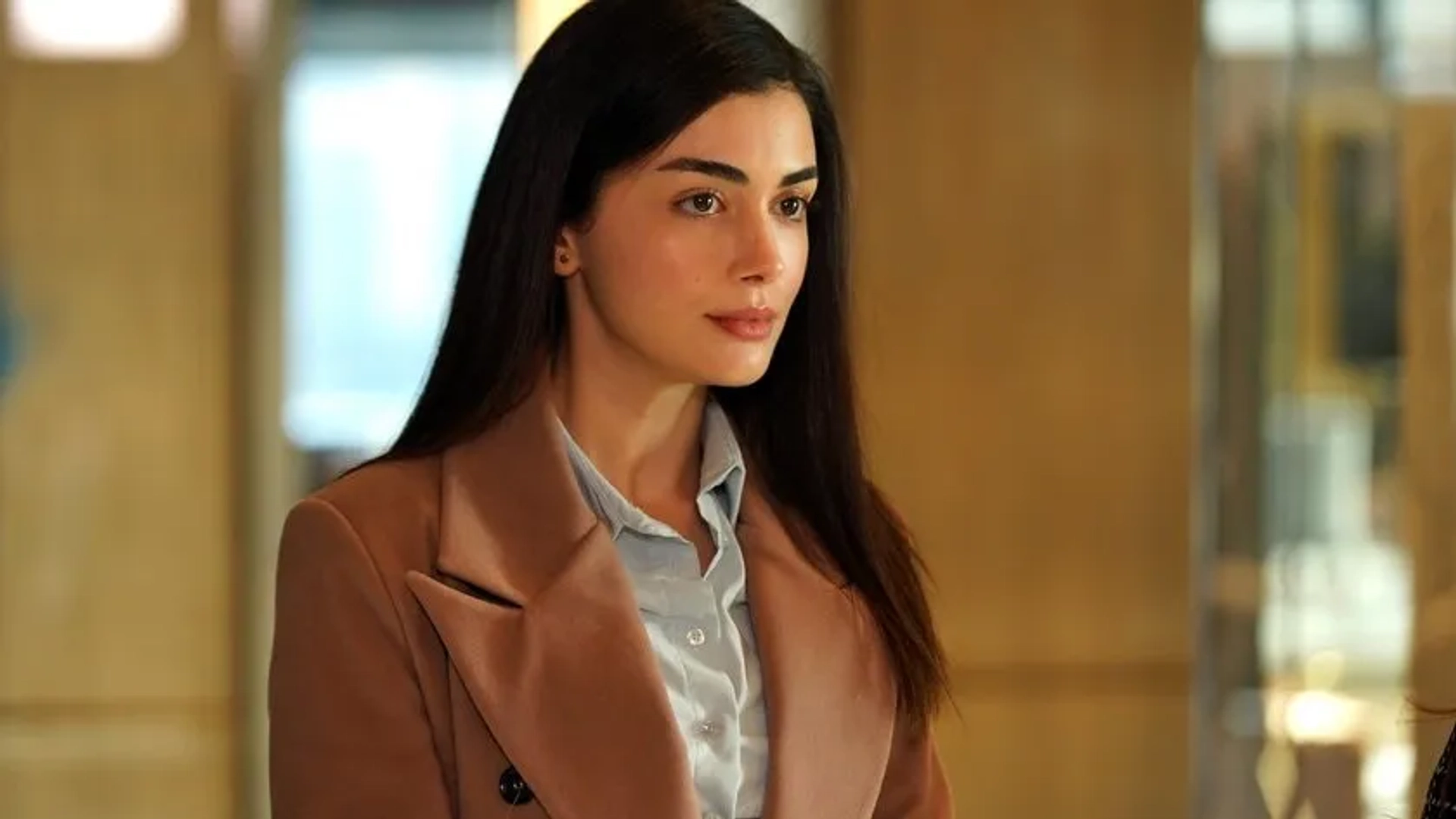 Özge Yagiz in Baba (2022)