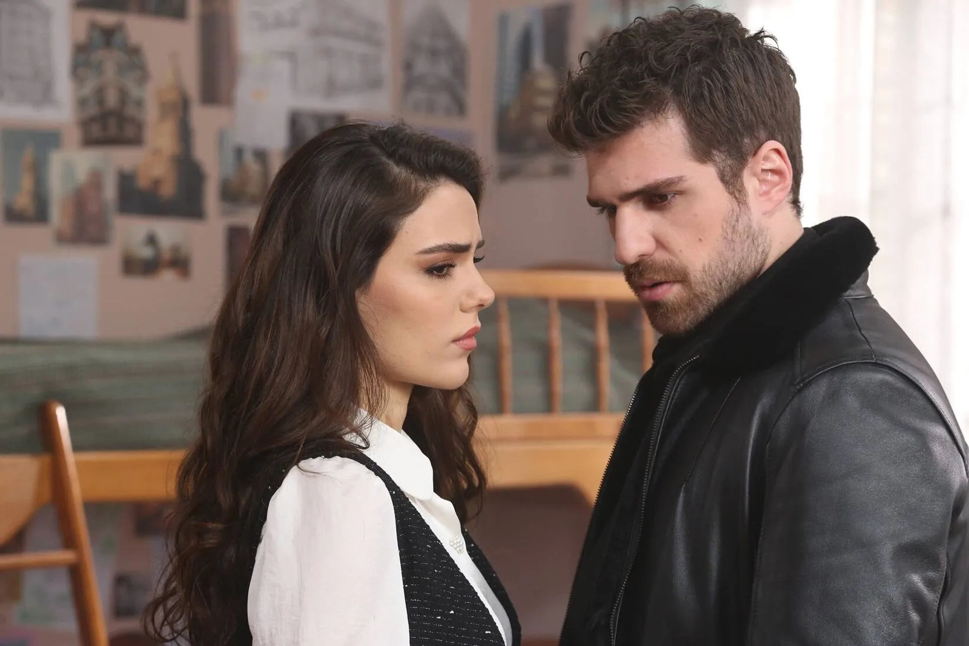 Berker Güven and Özgü Kaya in Three Sisters (2022)