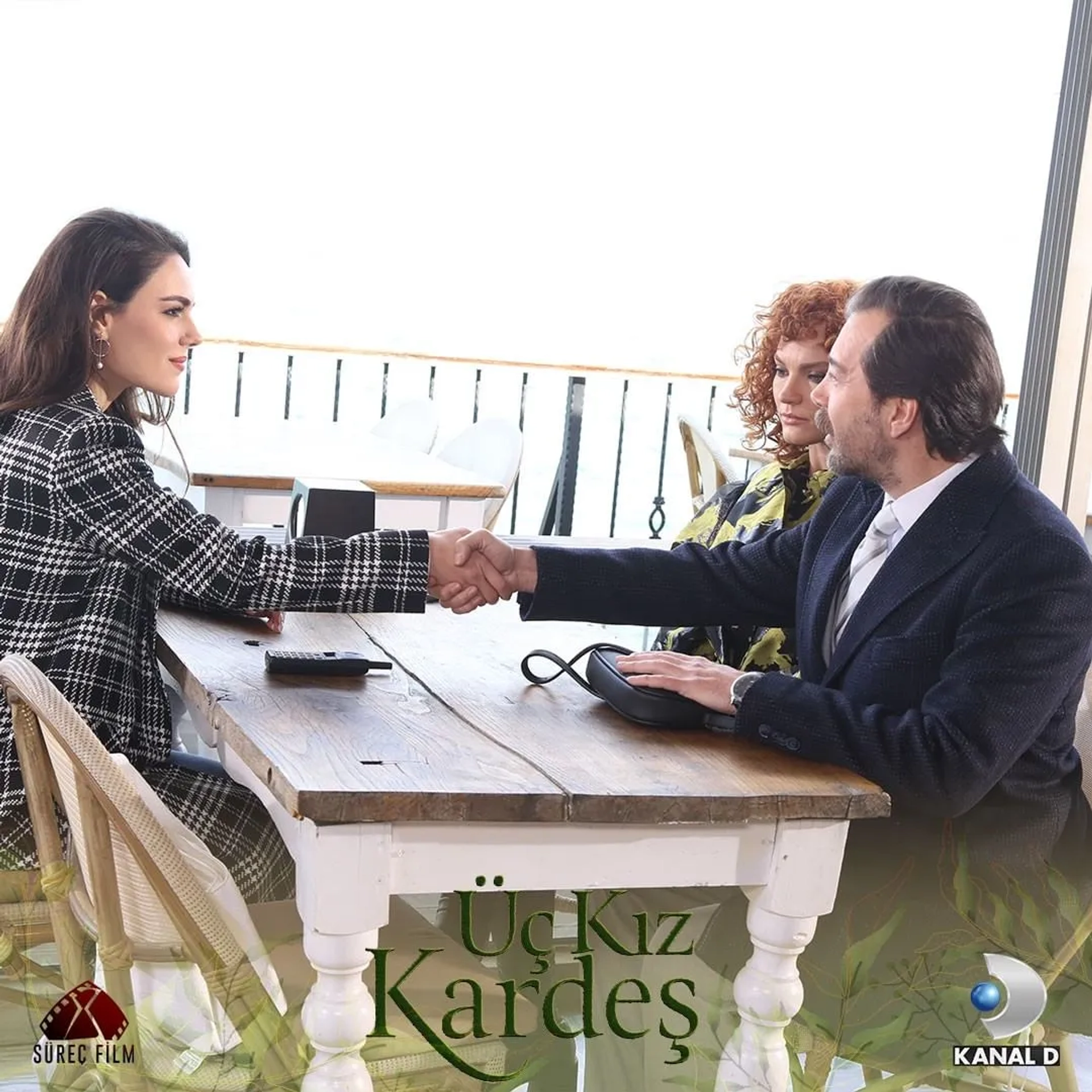 Nazli Senem Ünal and Özgü Kaya in Three Sisters (2022)