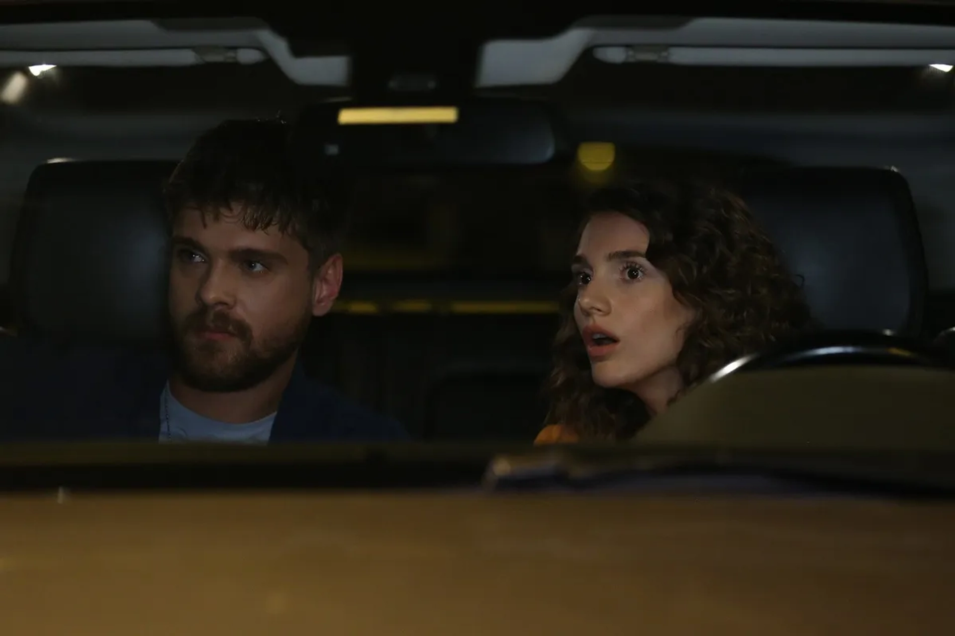 Asli Sümen and Idris Nebi Taskan in Twist of Fate (2021)