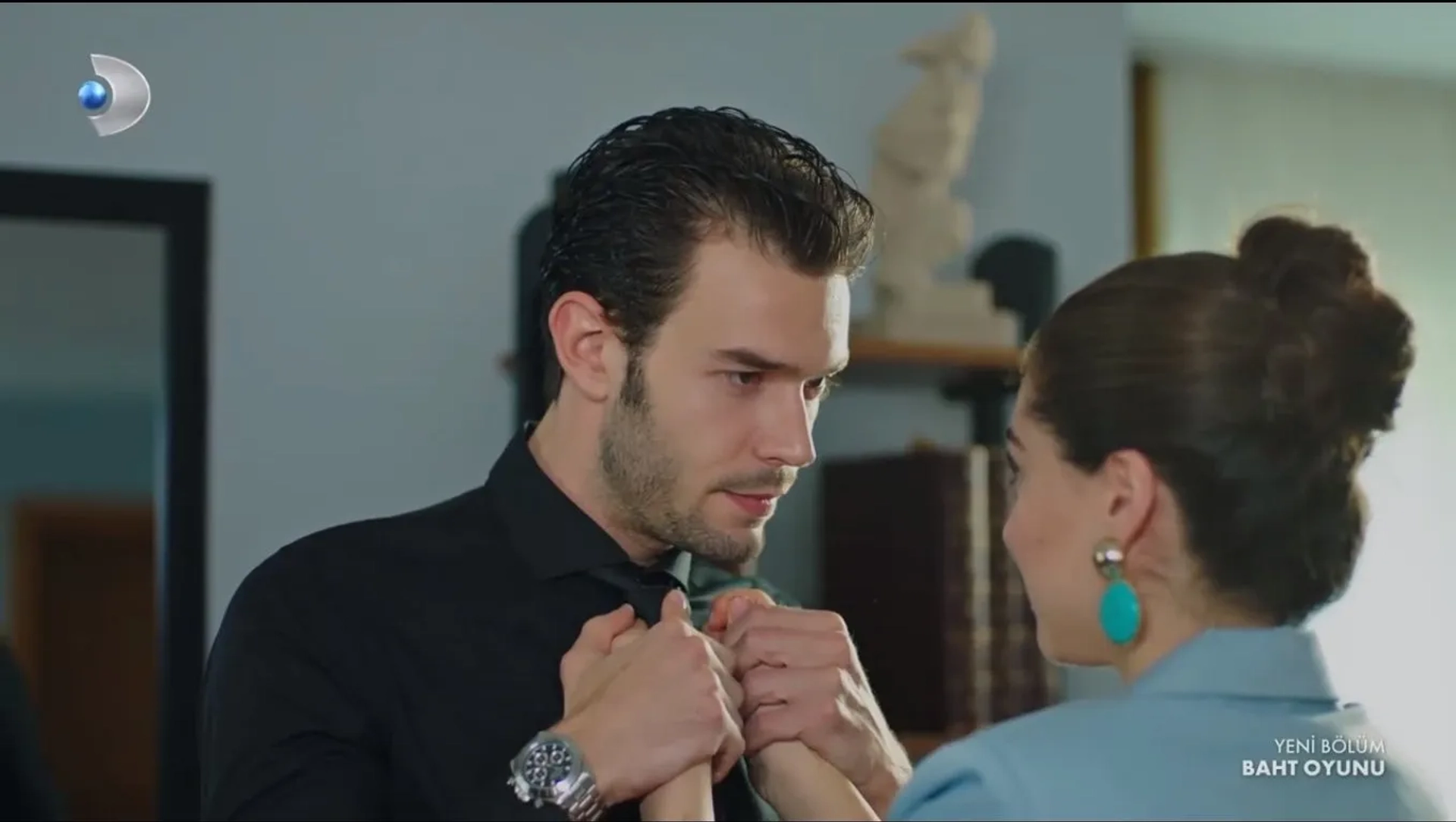 Cemre Baysel and Aytaç Sasmaz in Twist of Fate (2021)