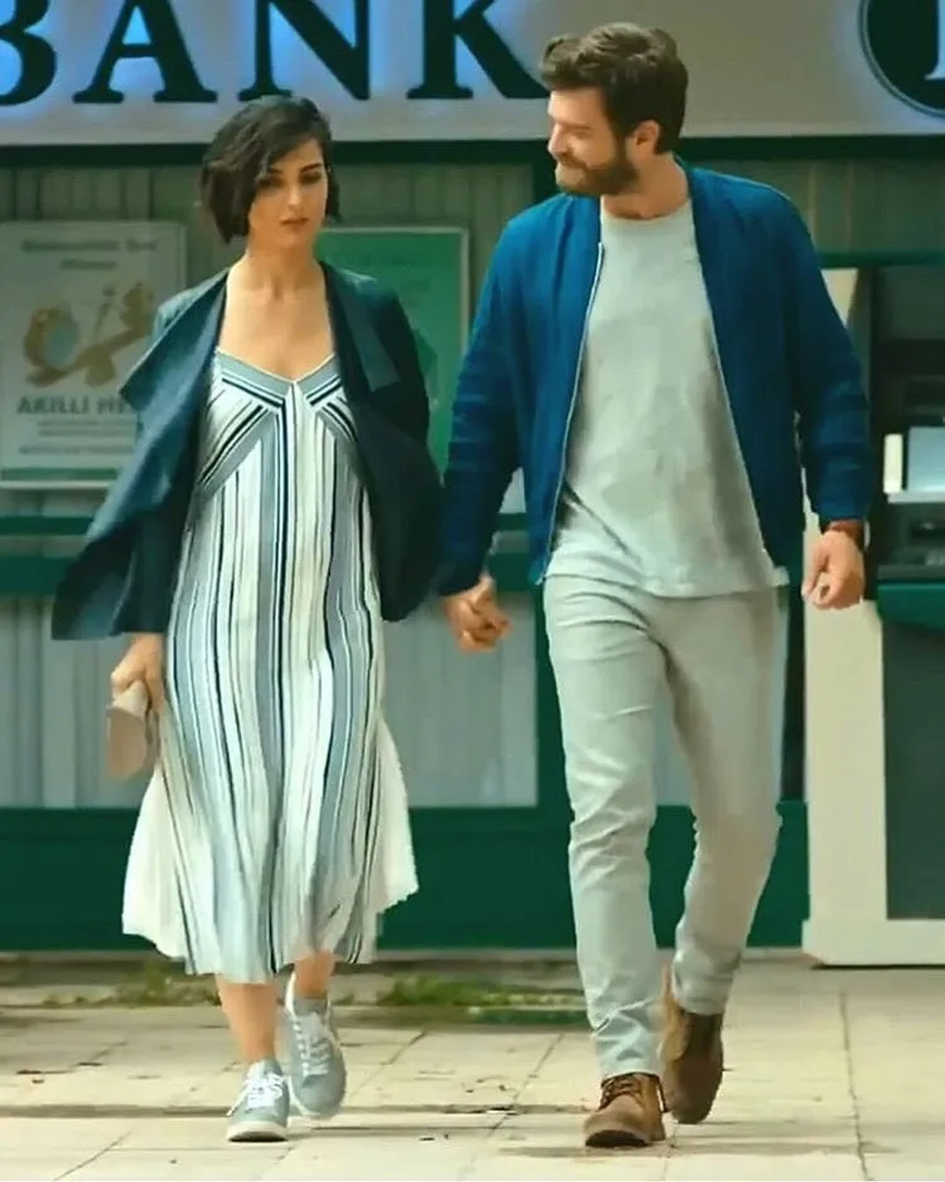 Tuba Büyüküstün and Kivanç Tatlitug in Brave and Beautiful (2016)