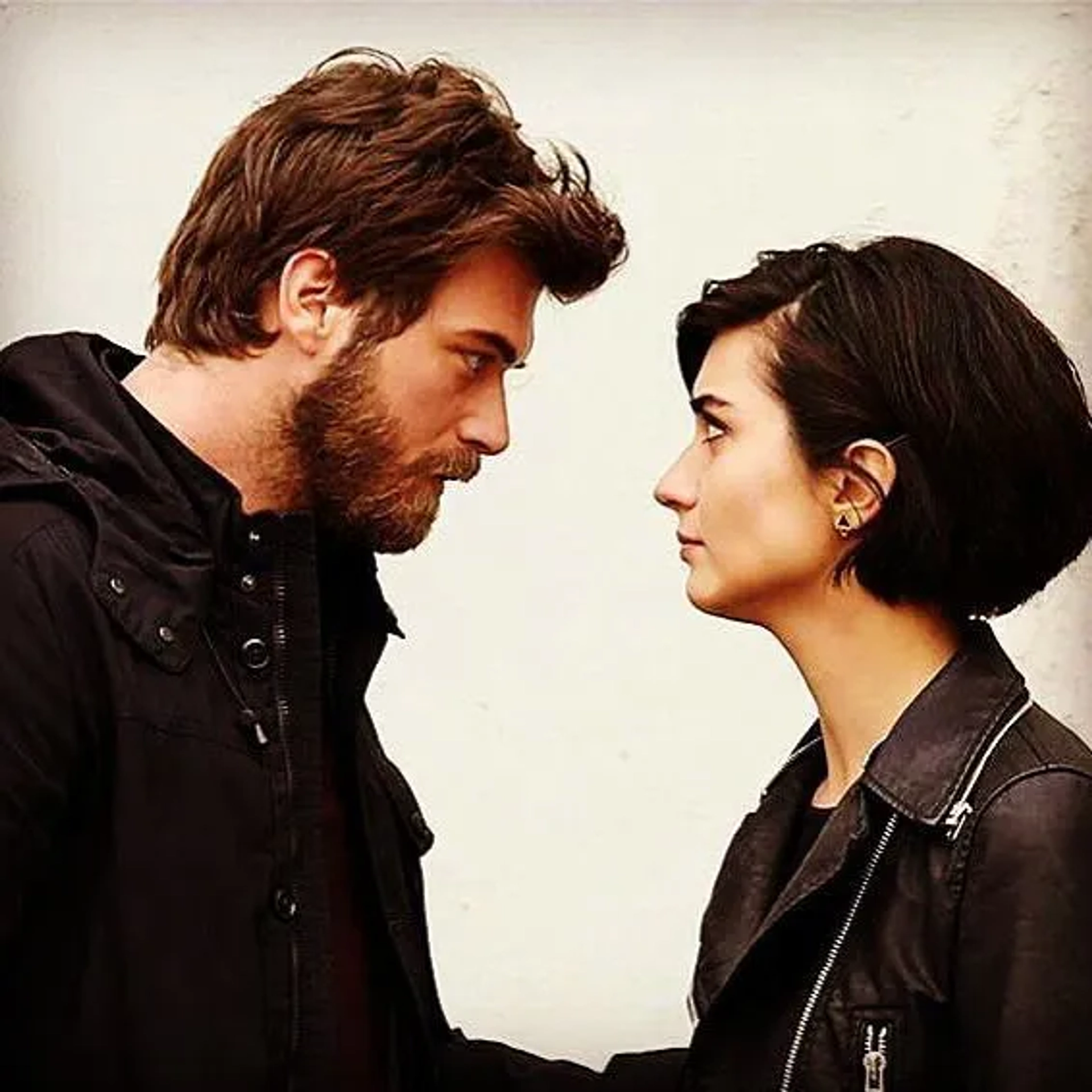 Tuba Büyüküstün and Kivanç Tatlitug in Brave and Beautiful (2016)