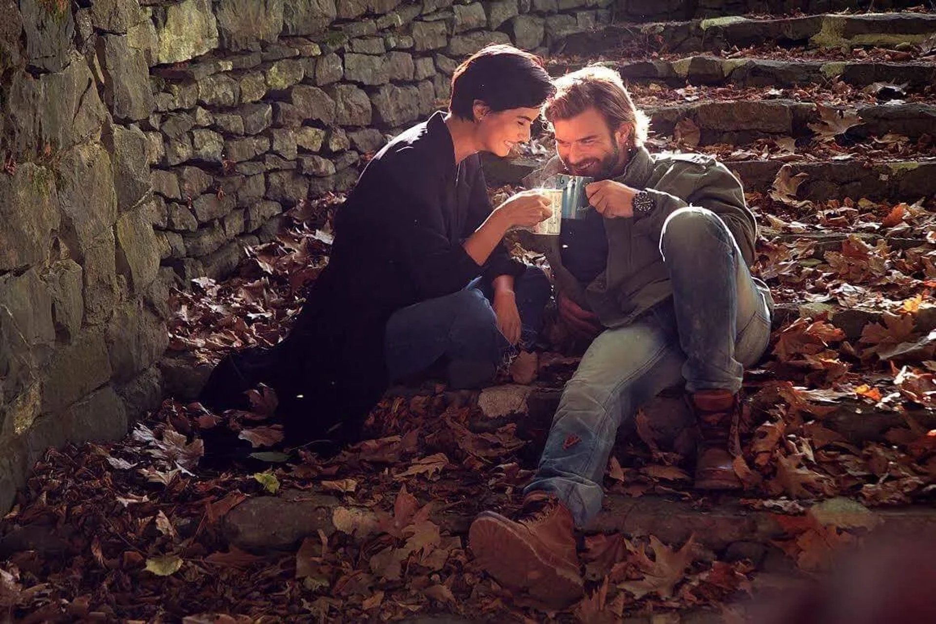 Tuba Büyüküstün and Kivanç Tatlitug in Brave and Beautiful (2016)