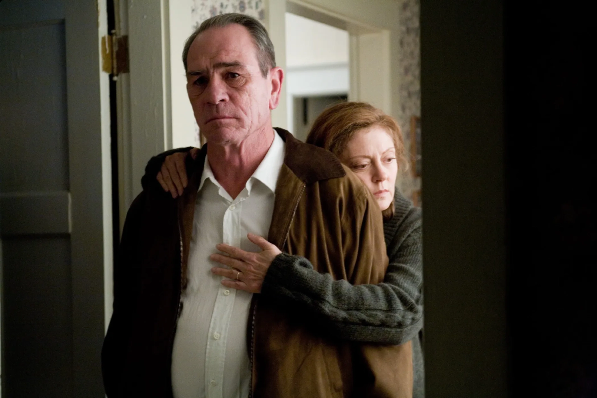 Tommy Lee Jones and Susan Sarandon in In the Valley of Elah (2007)