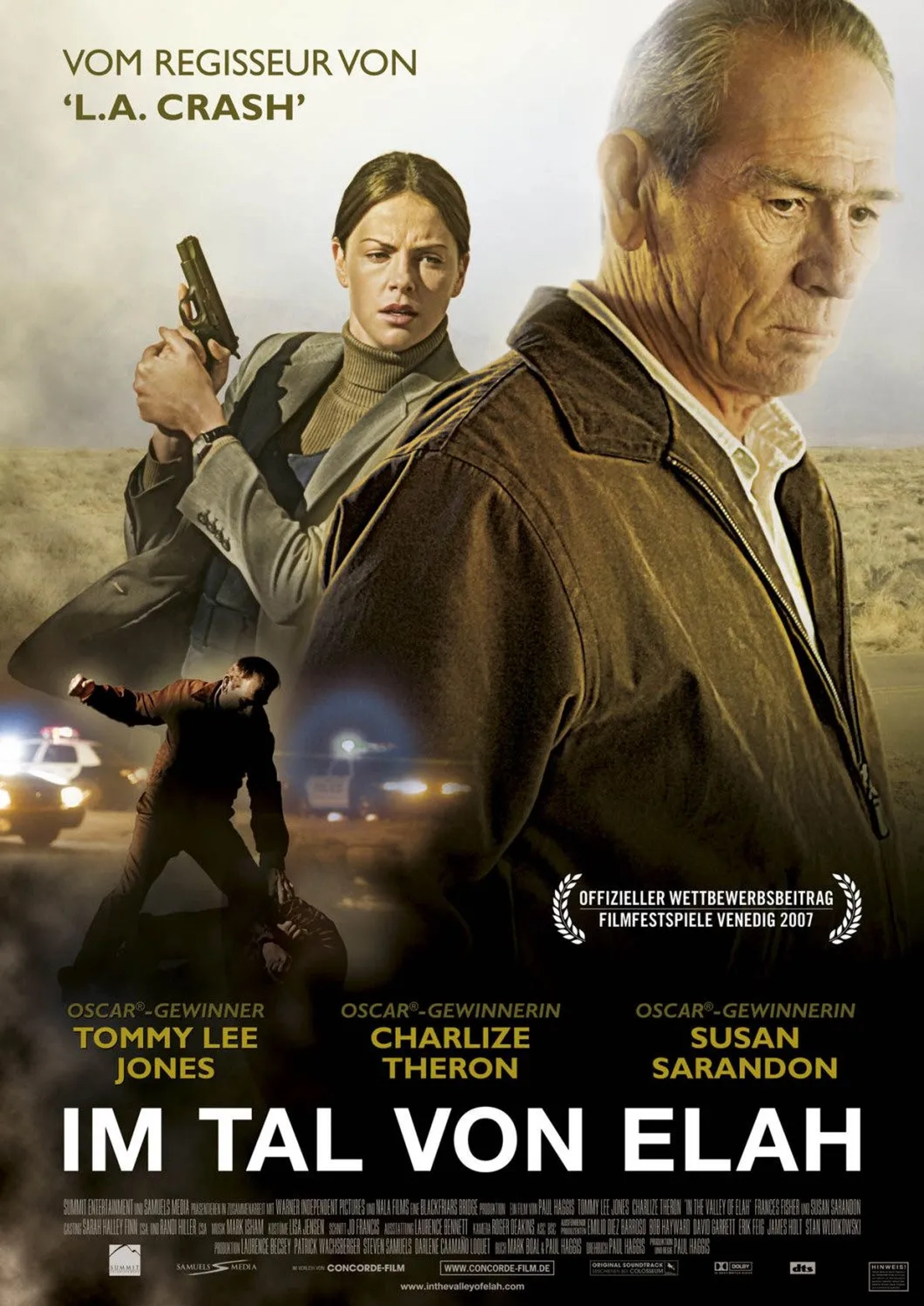 Tommy Lee Jones and Charlize Theron in In the Valley of Elah (2007)