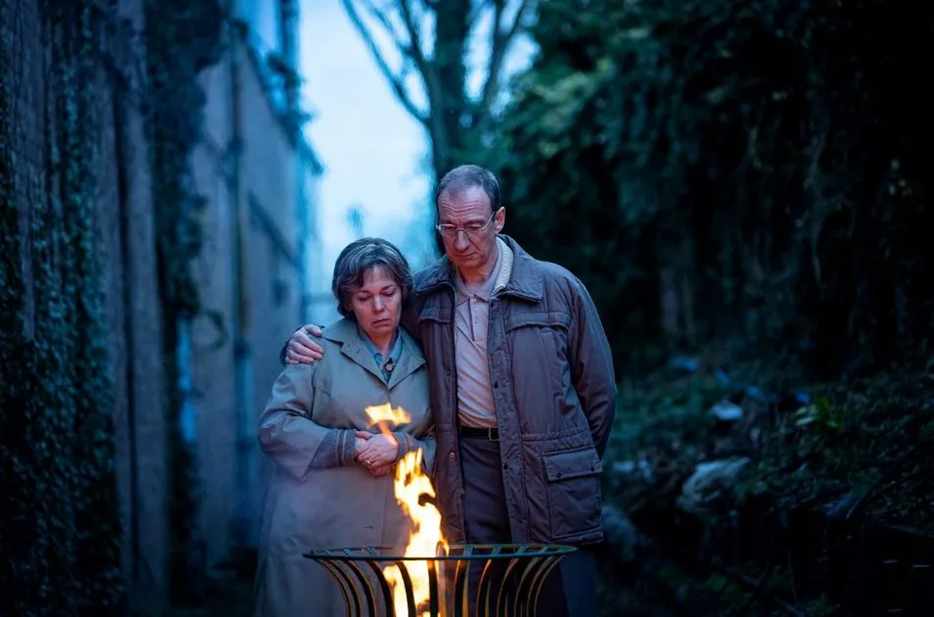 David Thewlis and Olivia Colman in Landscapers (2021)