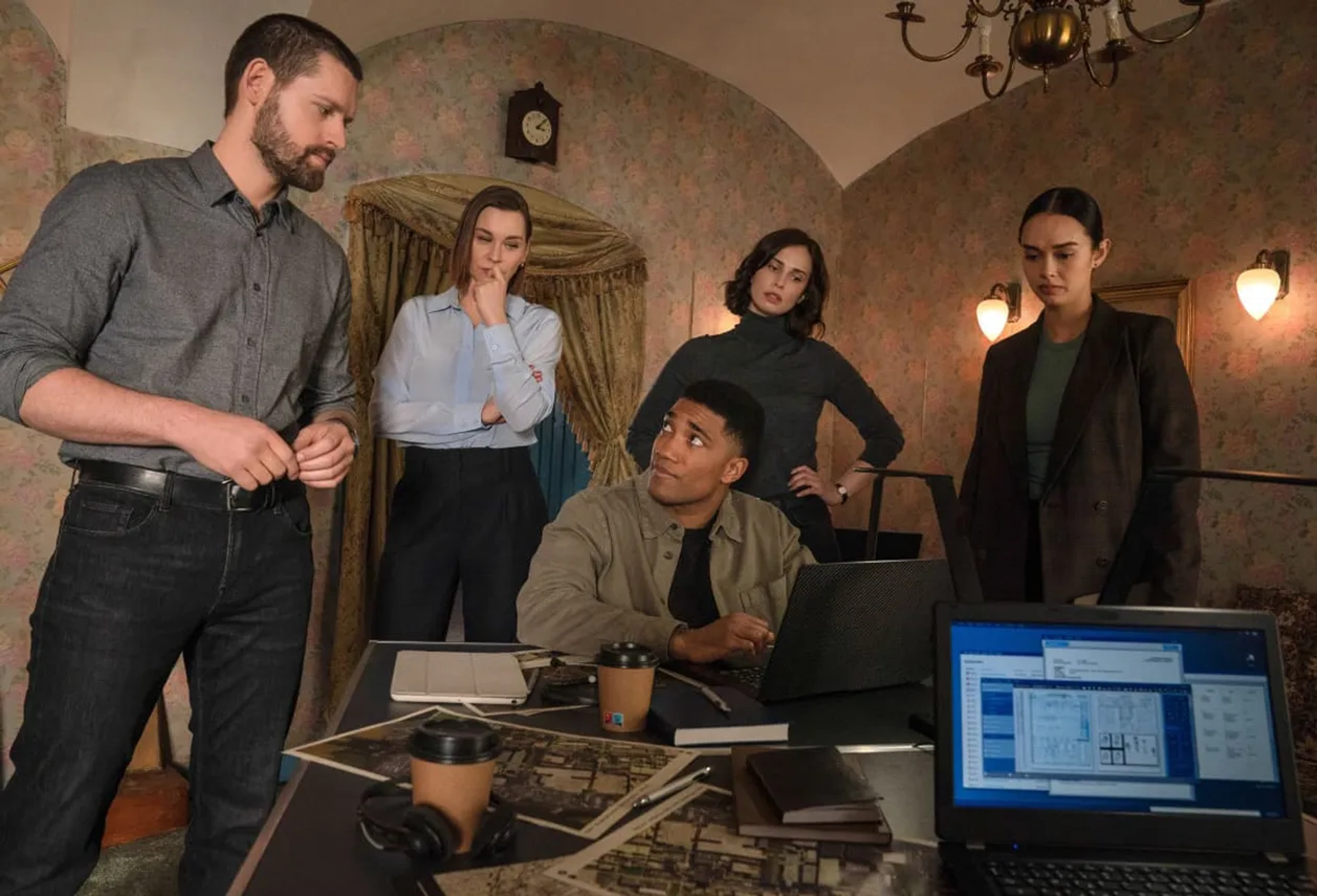 Christiane Paul, Luke Kleintank, Heida Reed, Carter Redwood, and Vinessa Vidotto in FBI: International (2021)