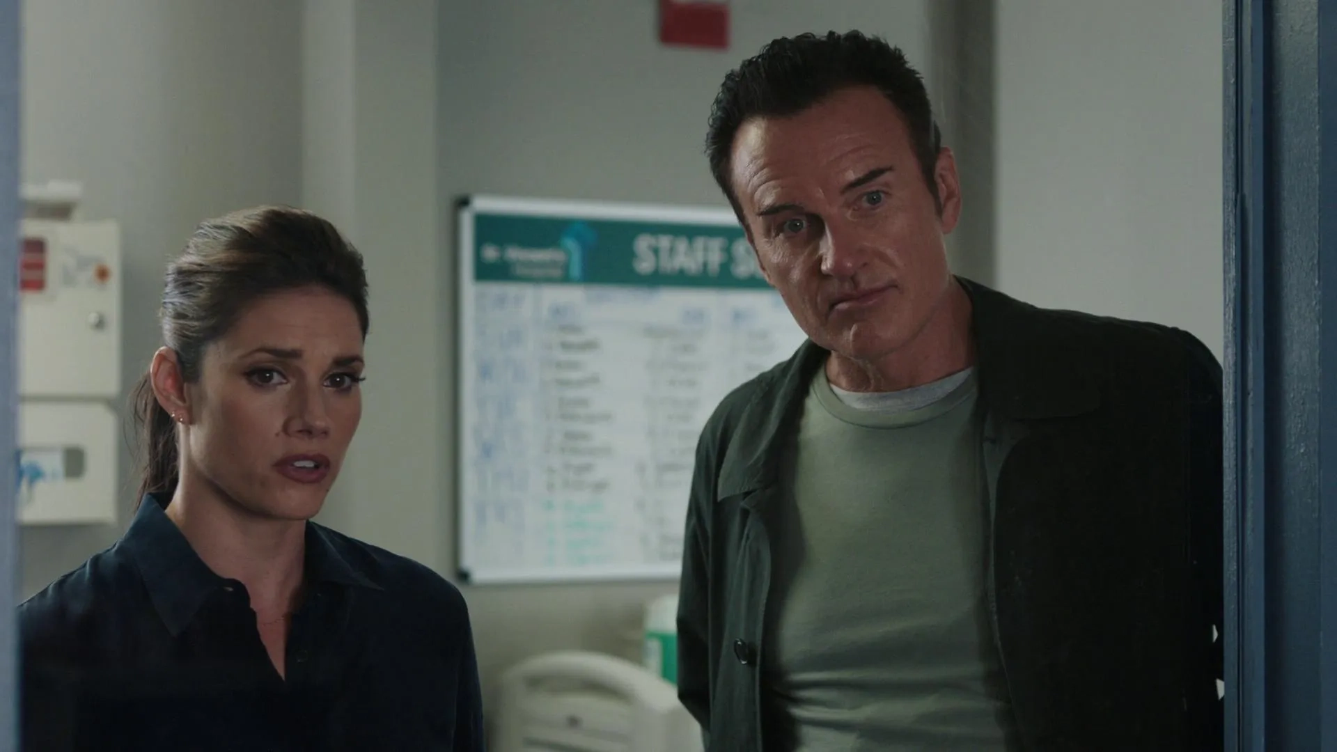 Julian McMahon and Missy Peregrym in FBI: International (2021)