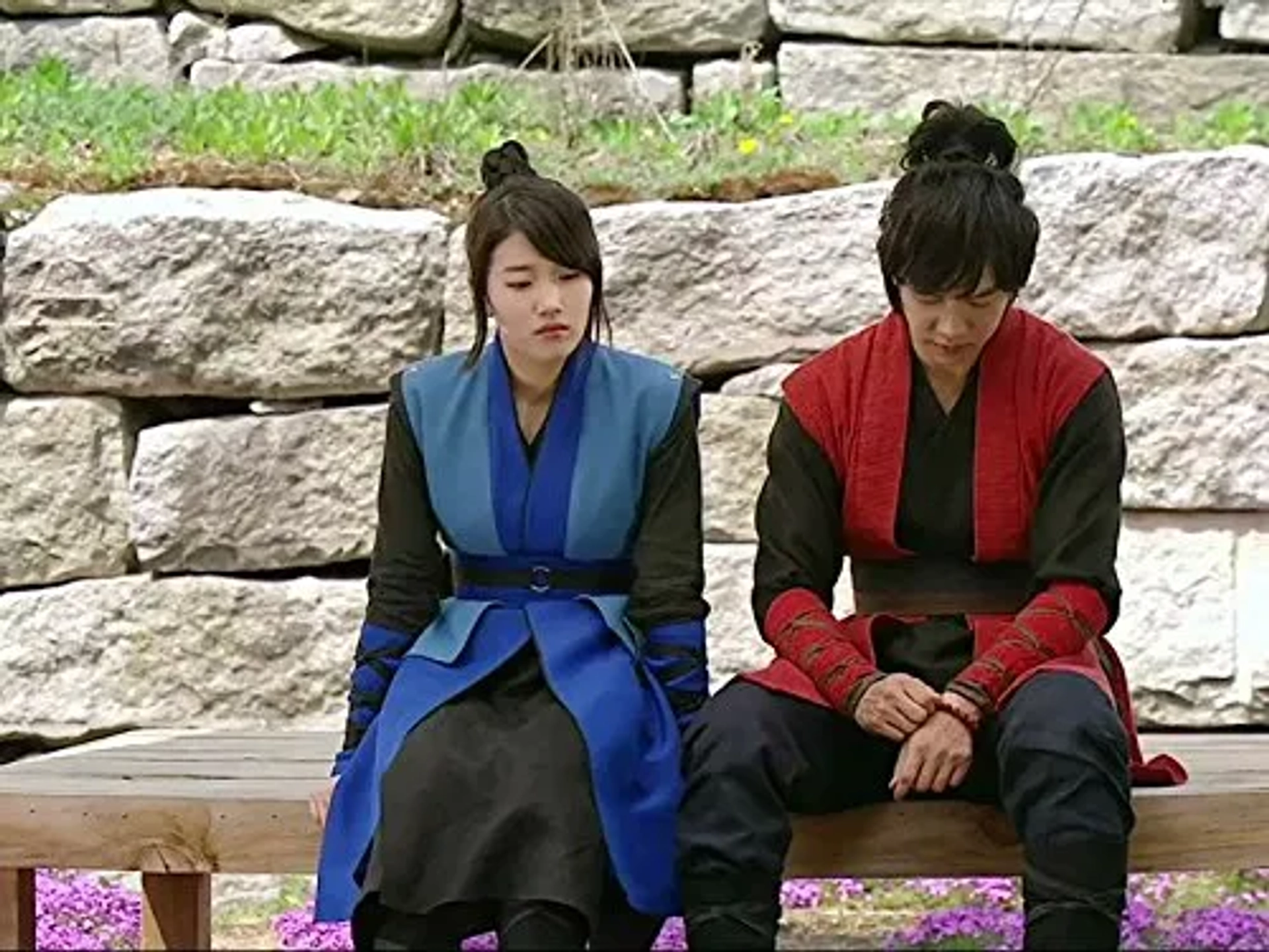 Lee Seung-gi and Bae Suzy in Guga-ui Seo (2013)