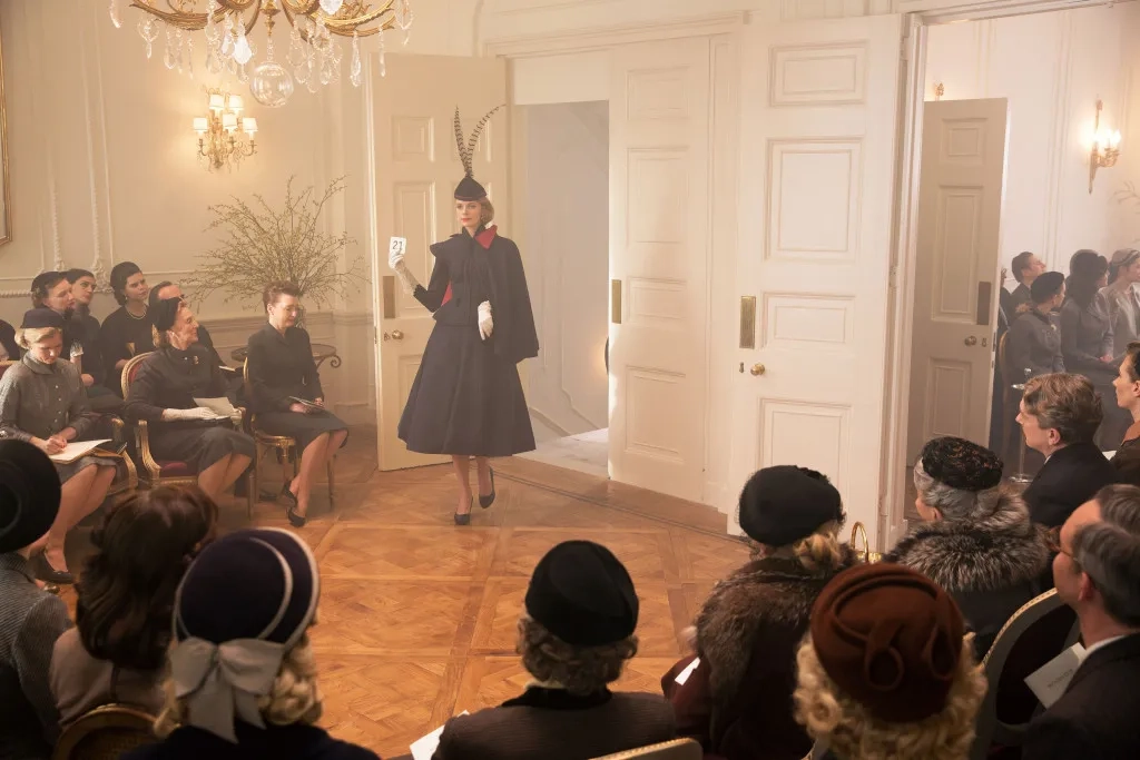 Lesley Manville and Ingrid Sophie Schram in Phantom Thread (2017)