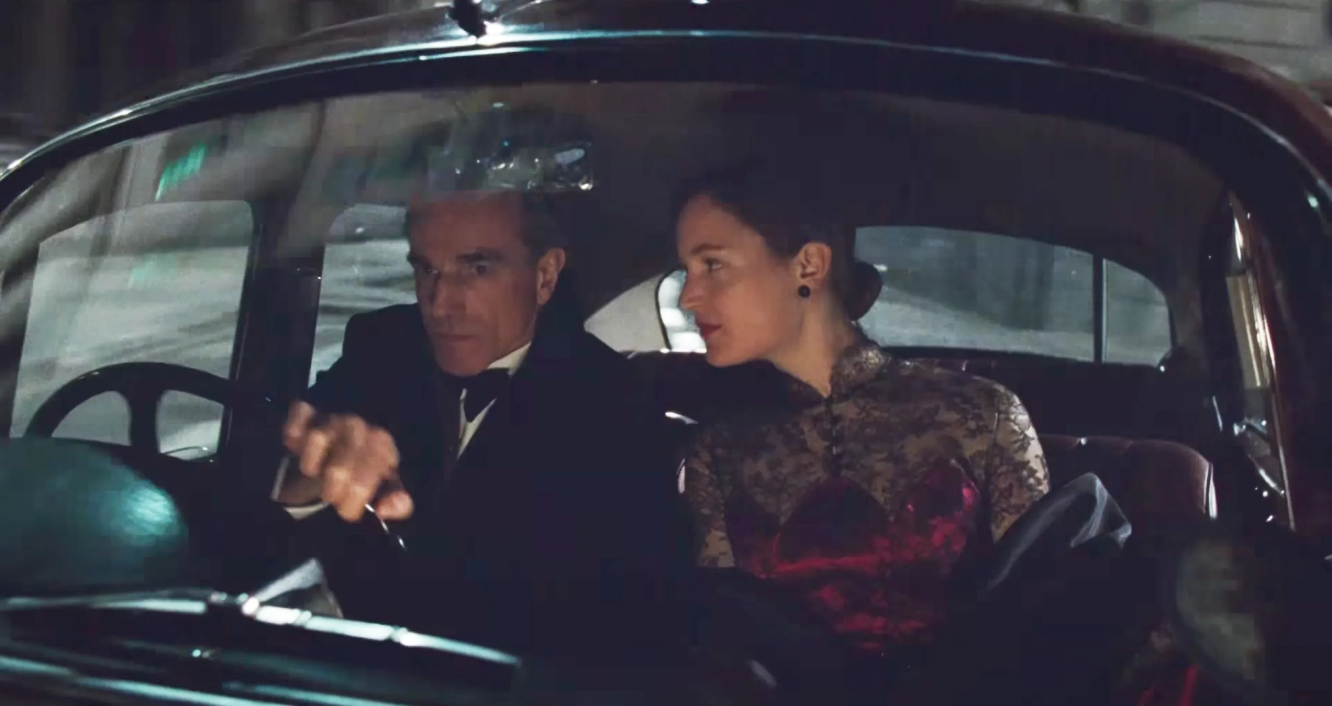Daniel Day-Lewis and Vicky Krieps in Phantom Thread (2017)