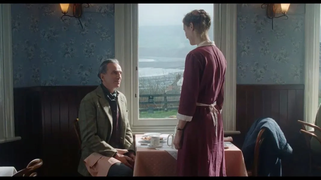 Daniel Day-Lewis and Vicky Krieps in Phantom Thread (2017)