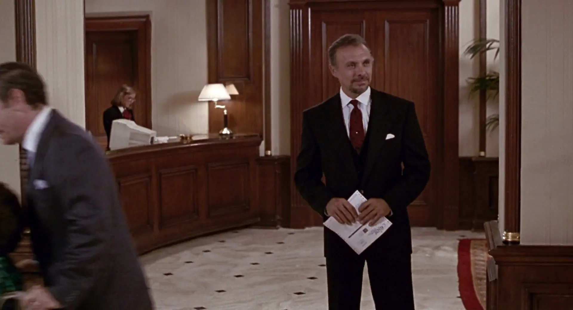 Hector Elizondo in Pretty Woman (1990)