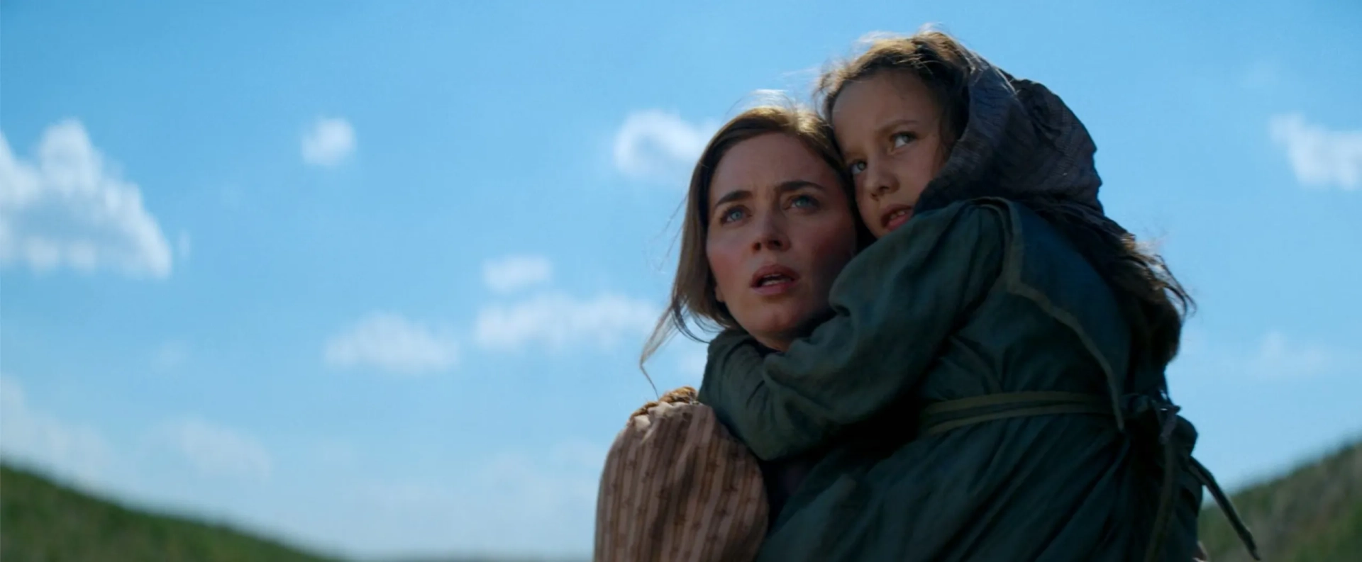 Emily Blunt and Matilda Ziobrowski in The English (2022)