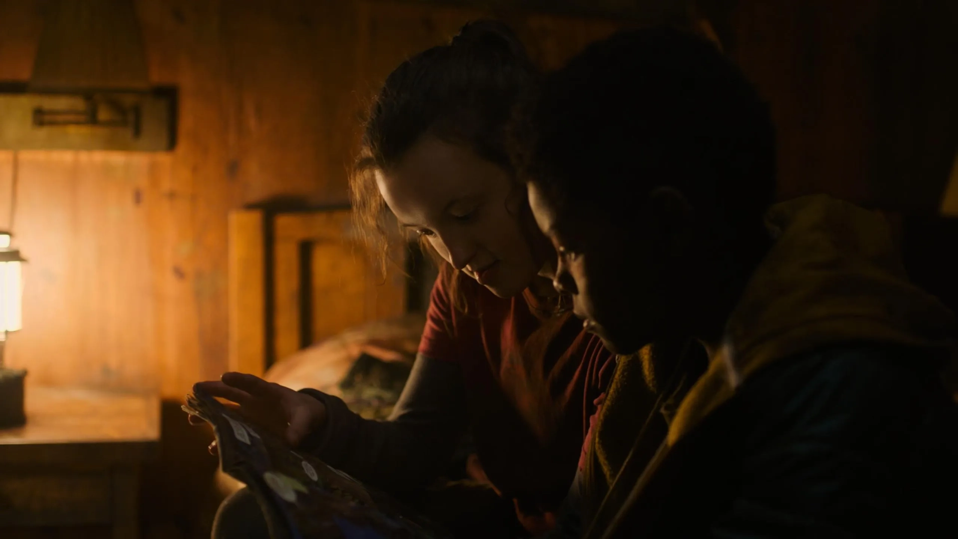 Keivonn Woodard and Bella Ramsey in The Last of Us: Endure and Survive (2023)