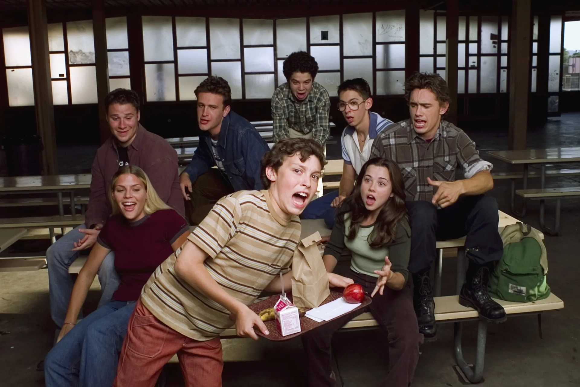 Linda Cardellini, Busy Philipps, John Francis Daley, James Franco, Samm Levine, Seth Rogen, Martin Starr, and Jason Segel in Freaks and Geeks (1999)